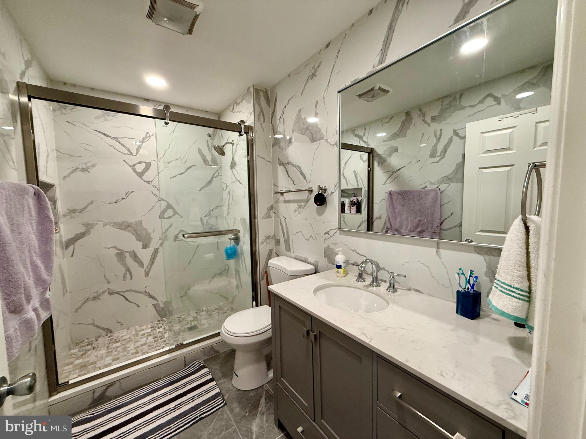 CHINATOWN - Residential Lease