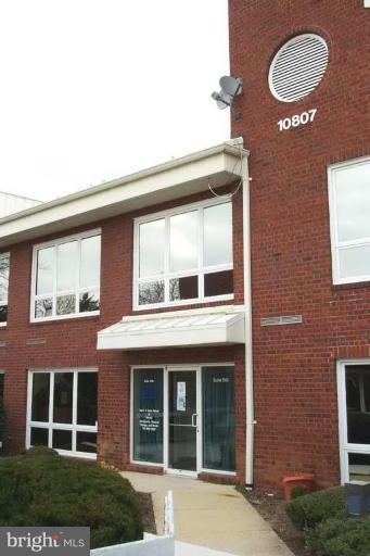 KELLY SQUARE - Commercial Lease