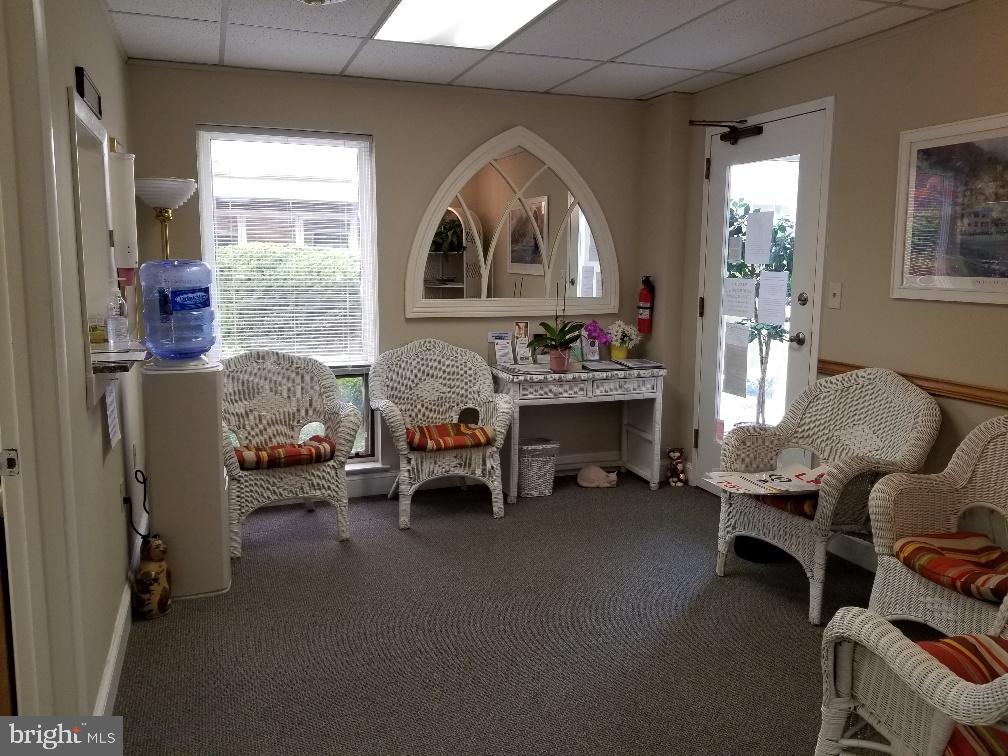 KELLY SQUARE - Commercial Lease