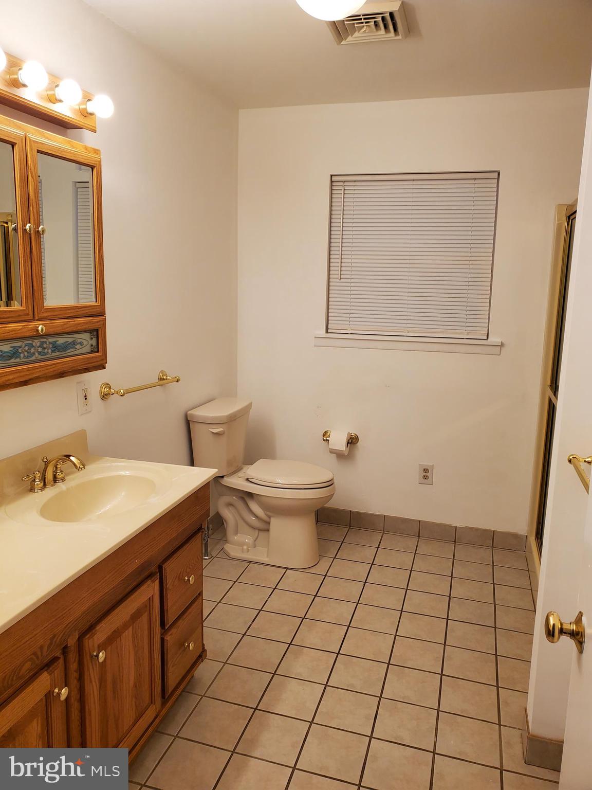 FEASTERVILLE - Residential Lease