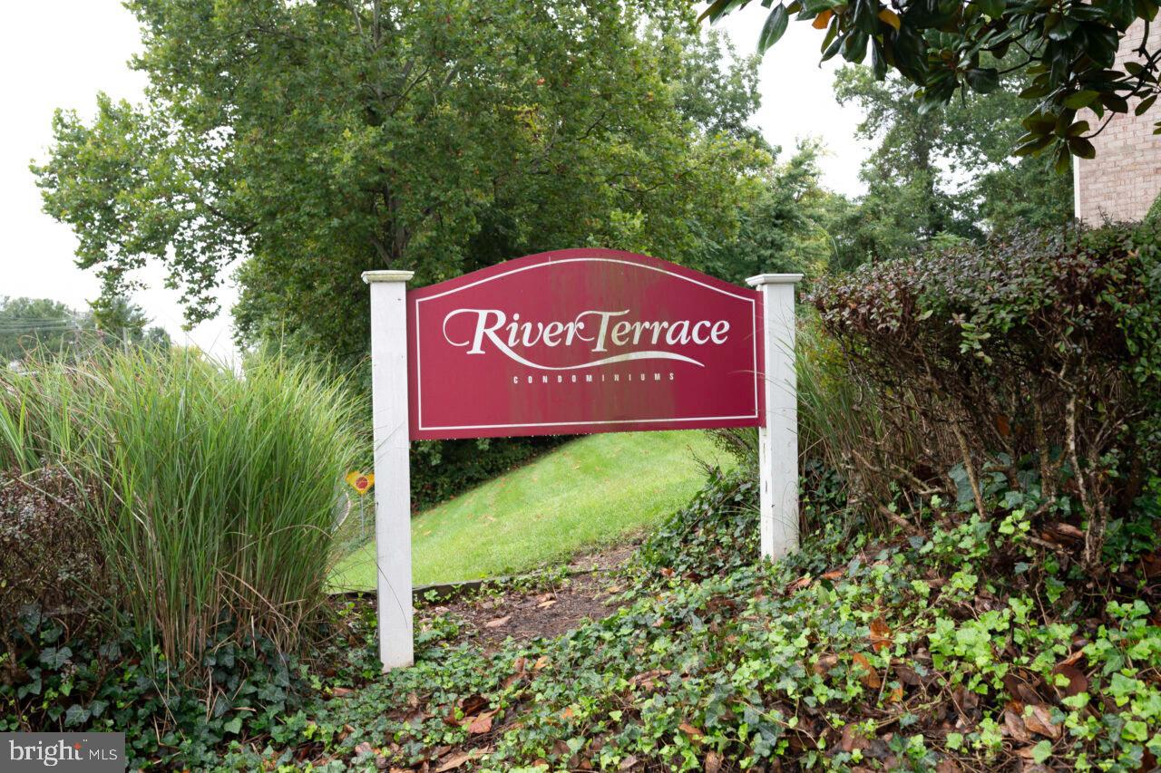 RIVER TERRACE - Residential