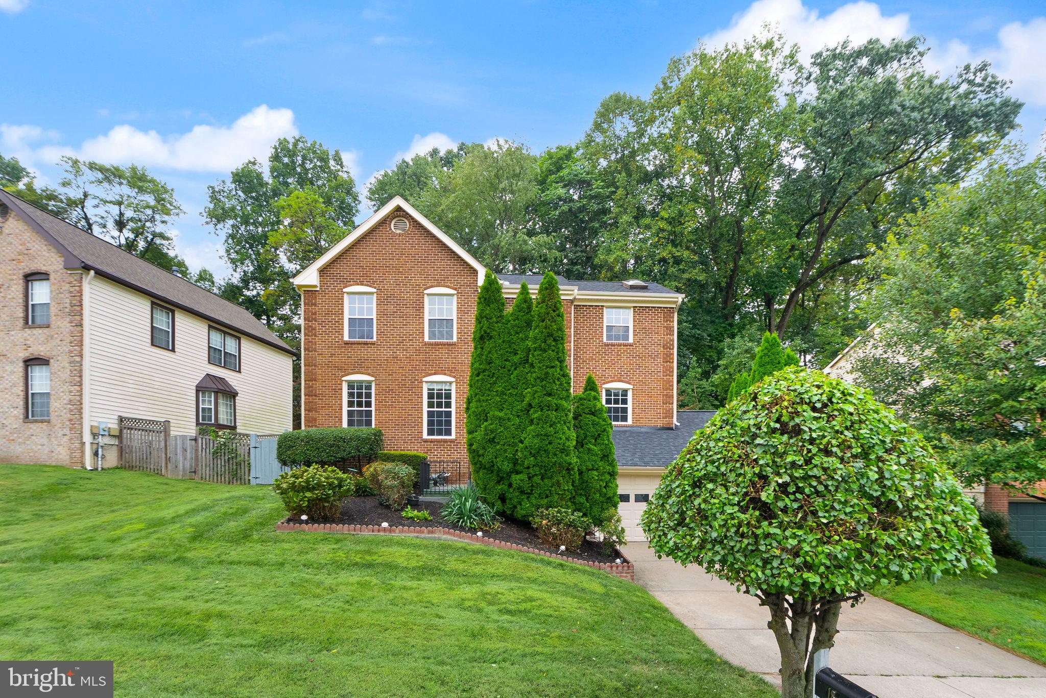 18 SOLITAIRE COURT