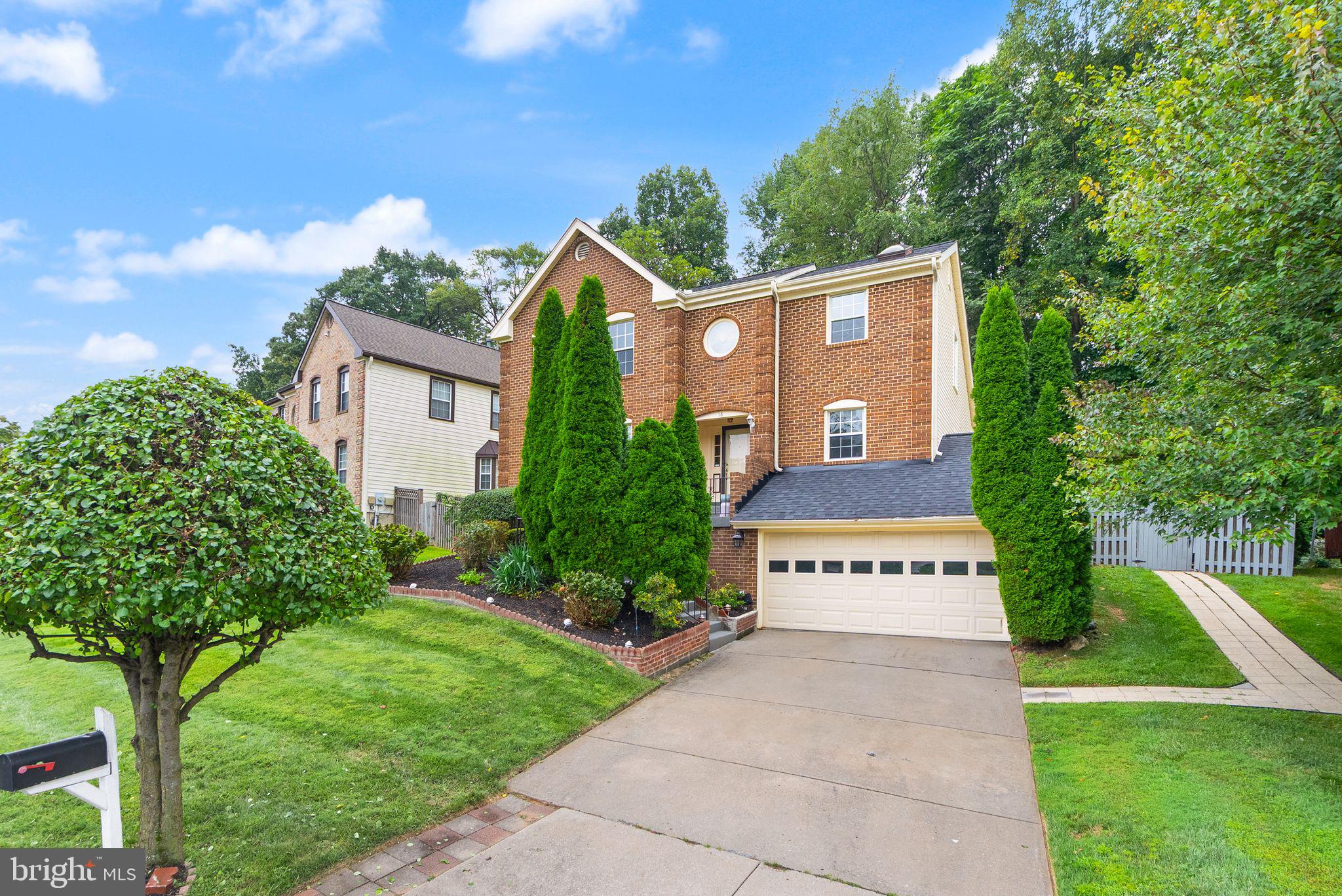 18 SOLITAIRE COURT