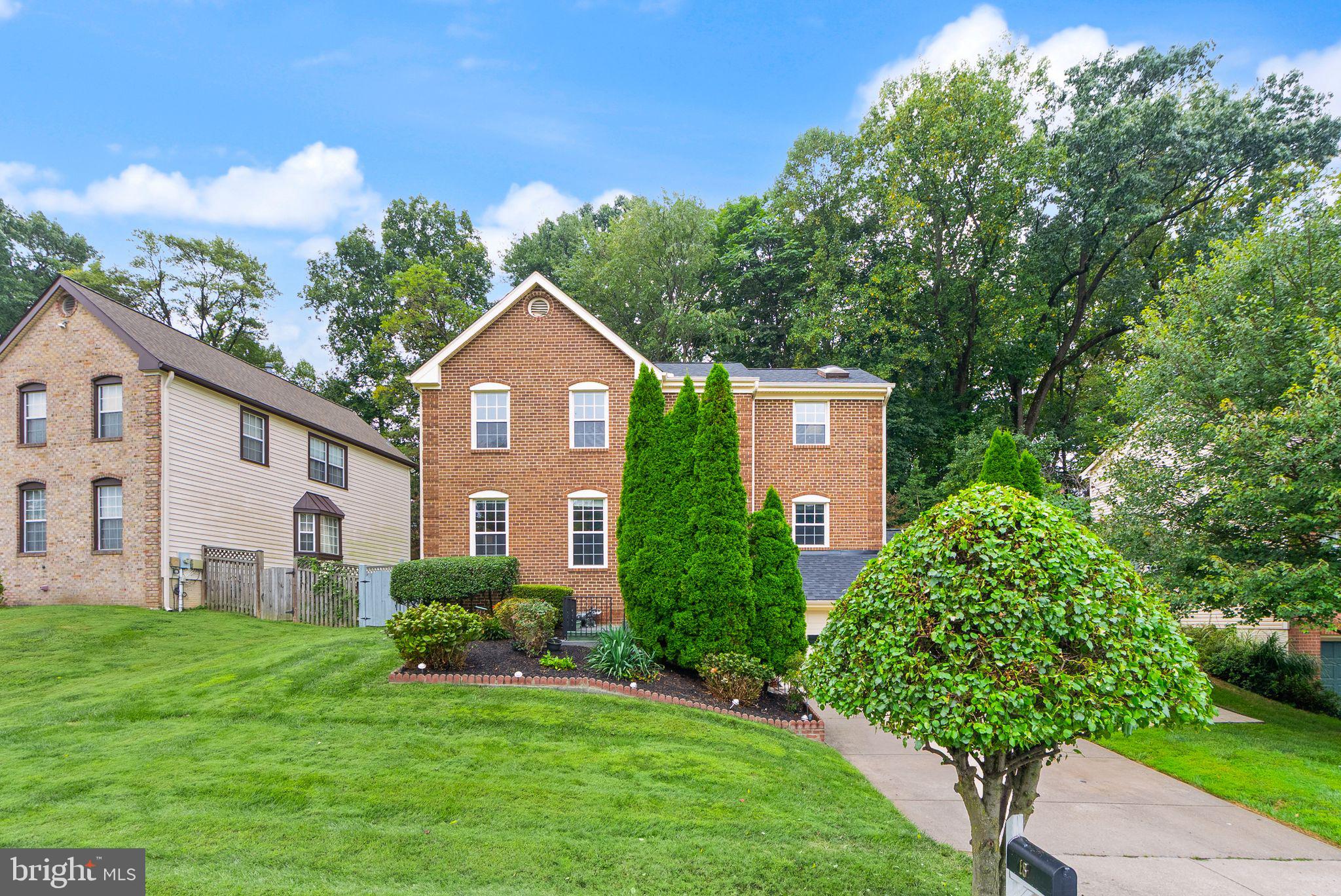 18 SOLITAIRE COURT