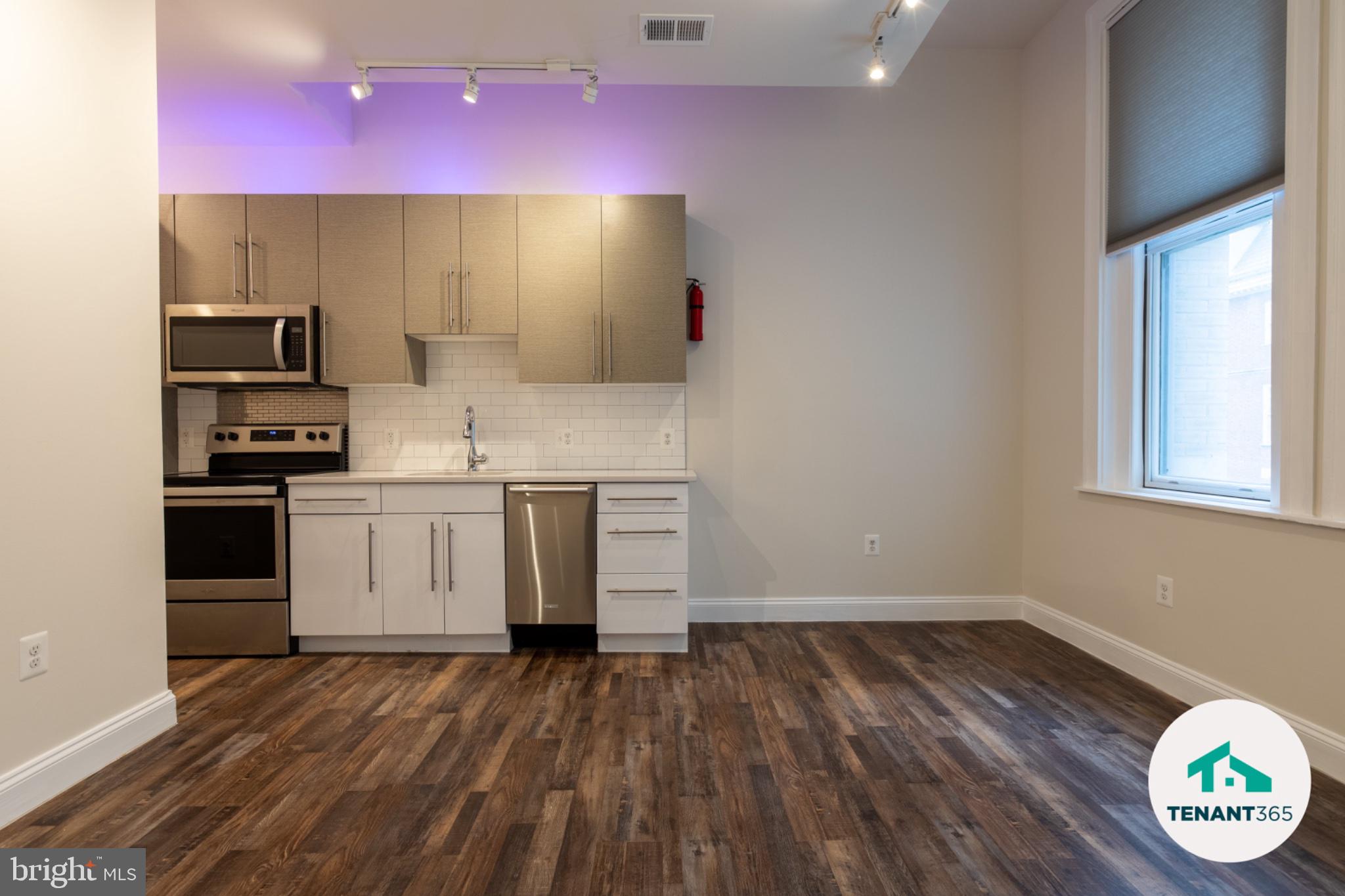 8 E FAYETTE STREET
