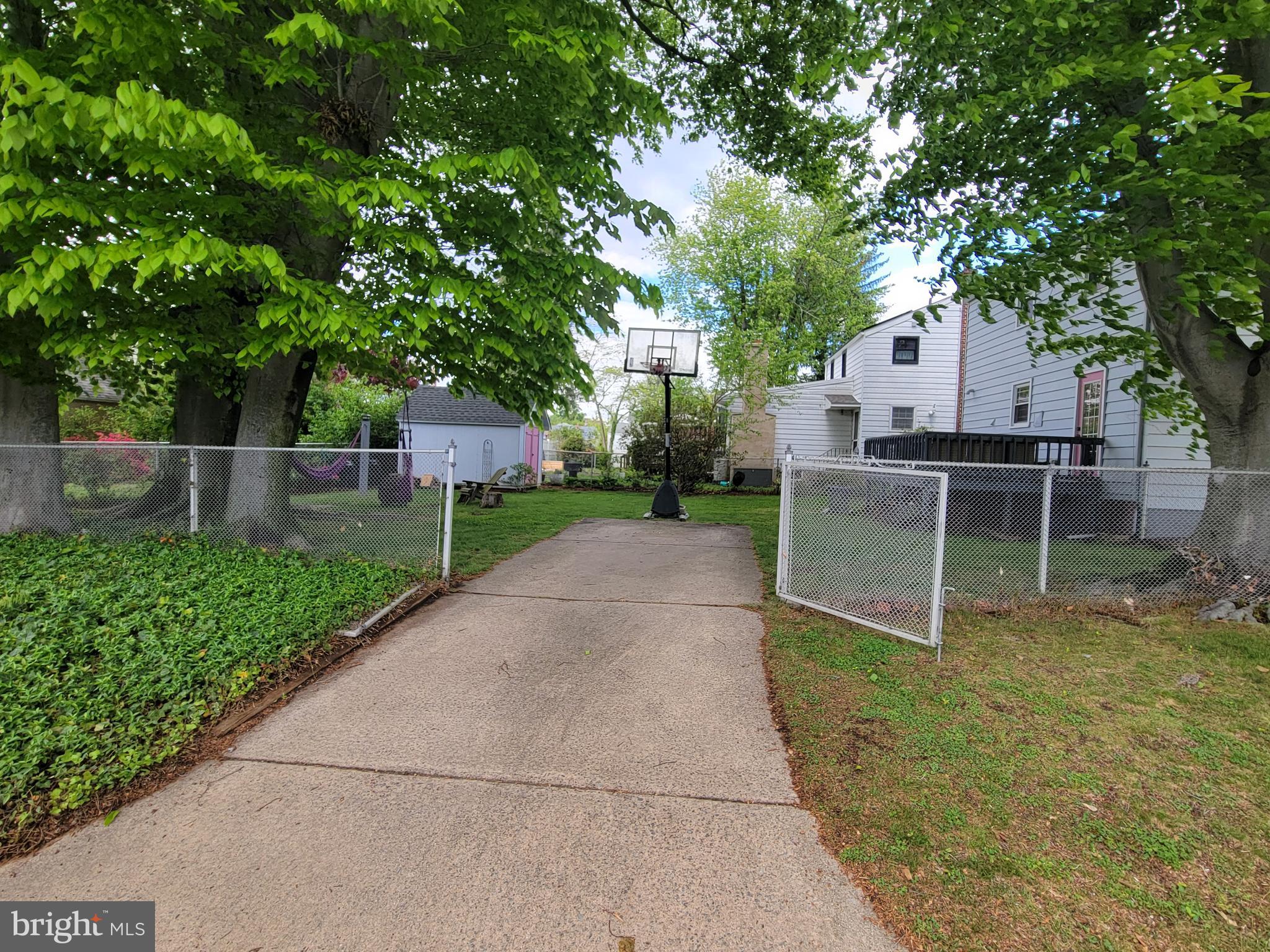 629 LEES LANE