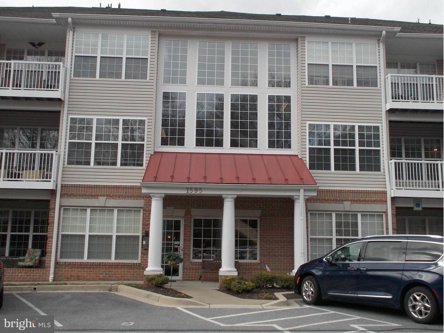 **1 BR/1 Bath Top Floor Condo in 55+ Community in Eldersburg with GREAT views, elevator & assigned parking** Spacious BR w/walk-in closet, dual entry bath & deck access. Gas FP in LR also w/deck access. Eat in kitchen. Separate laundry room. Secure entry to bldg. Separate storage unit. Well maintained.  Must See - schedule an appt today!