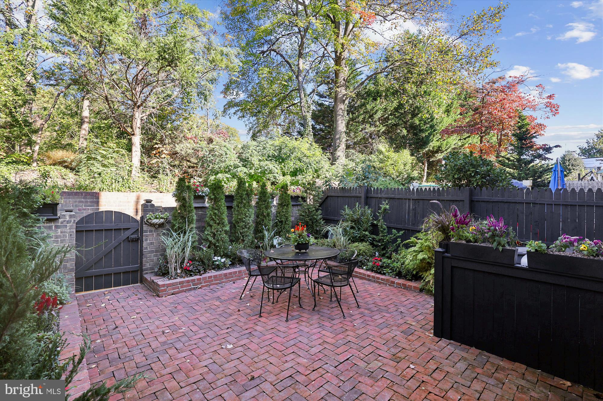 HALLCREST HEIGHTS - Residential