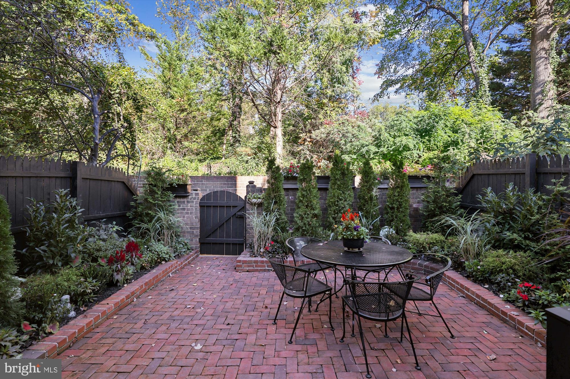 HALLCREST HEIGHTS - Residential