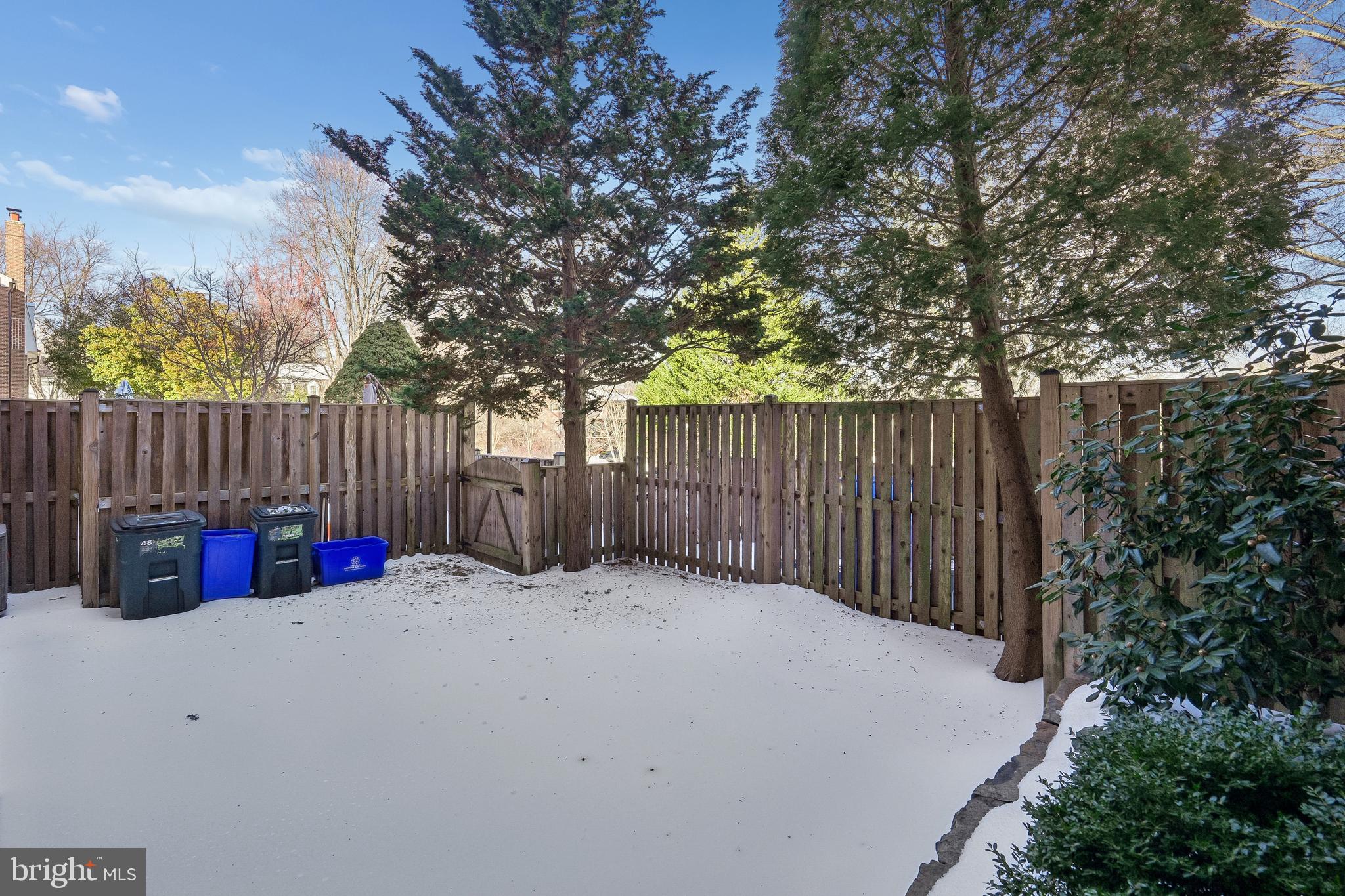 SUMNER SQUARE - Residential