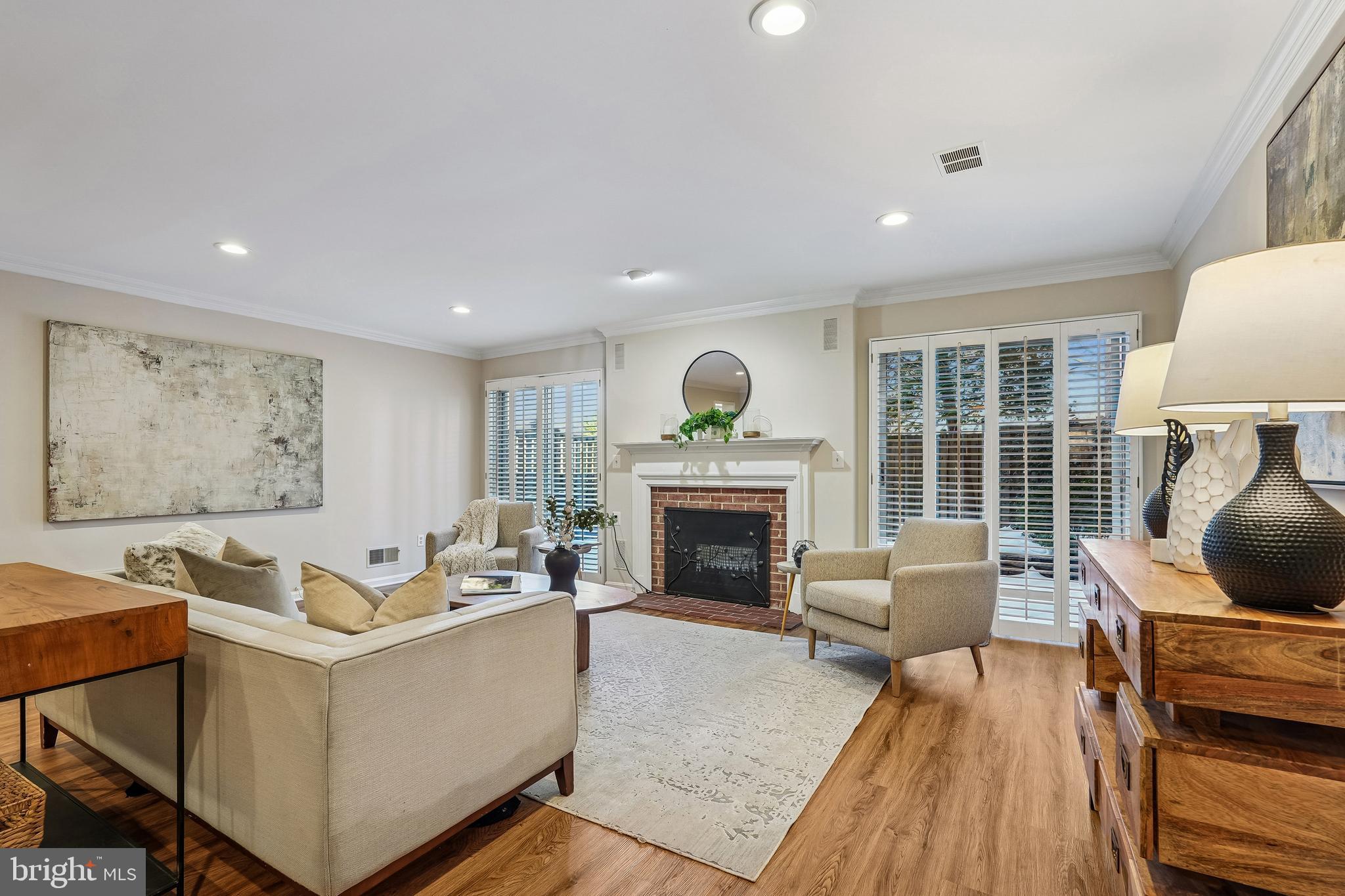 SUMNER SQUARE - Residential