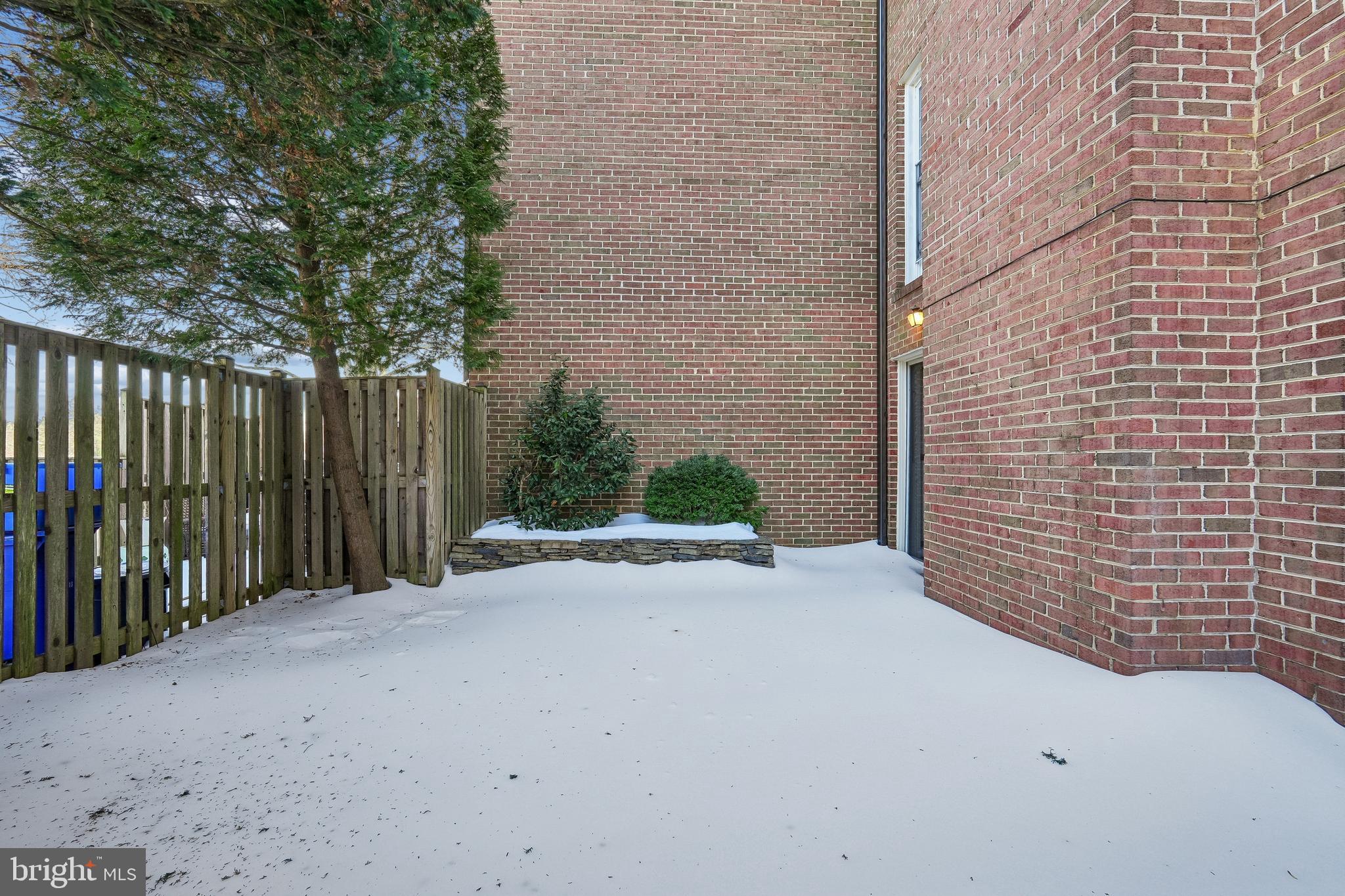 SUMNER SQUARE - Residential