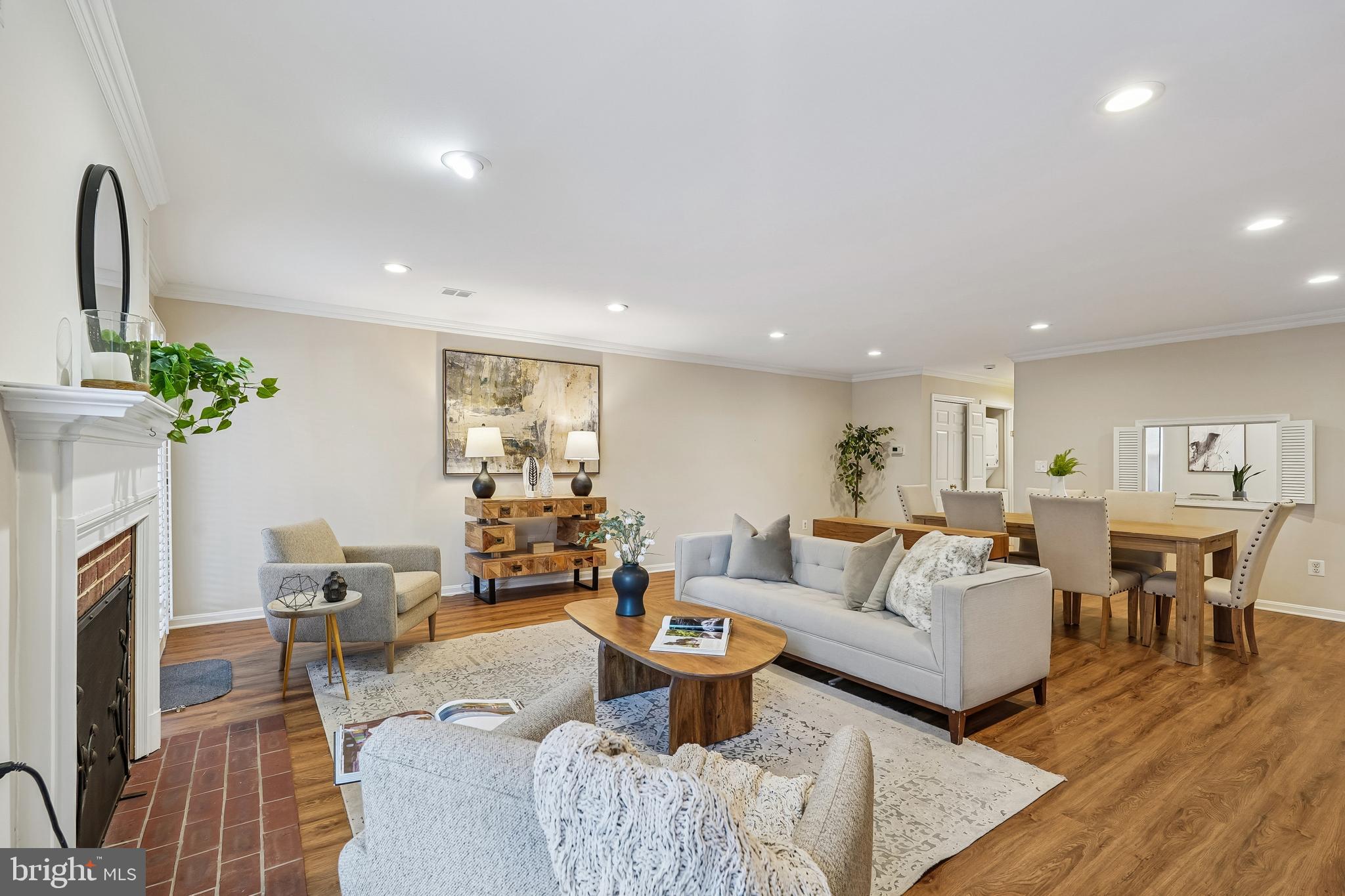 SUMNER SQUARE - Residential