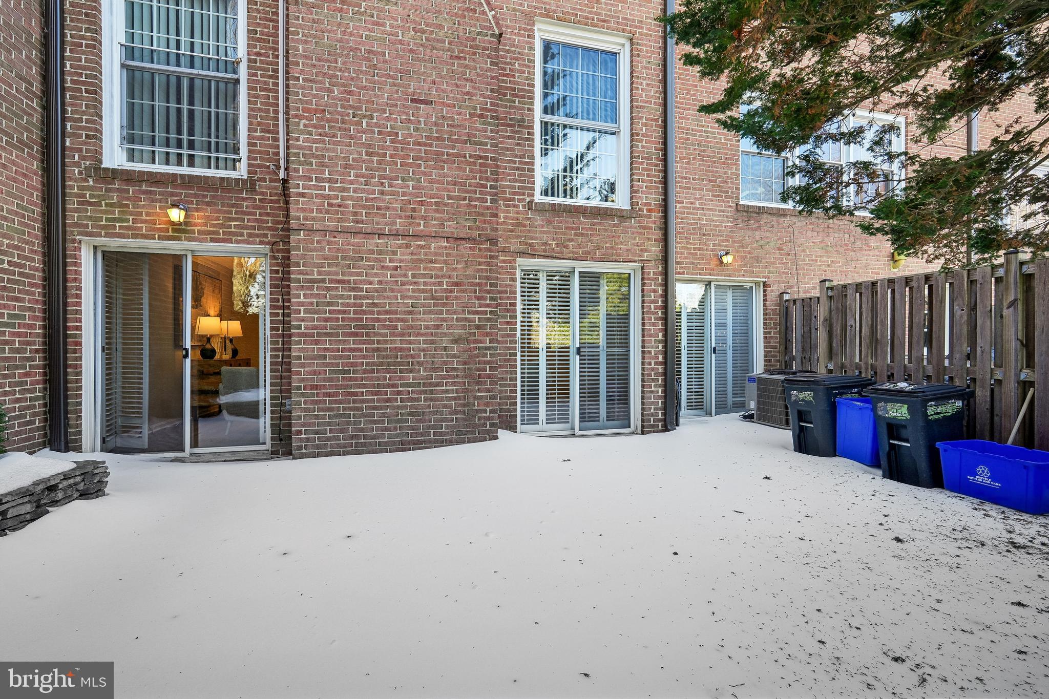 SUMNER SQUARE - Residential