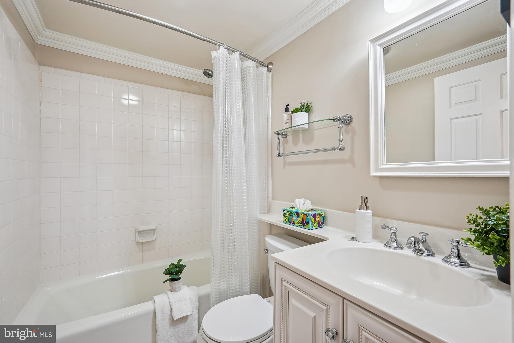 SUMNER SQUARE - Residential