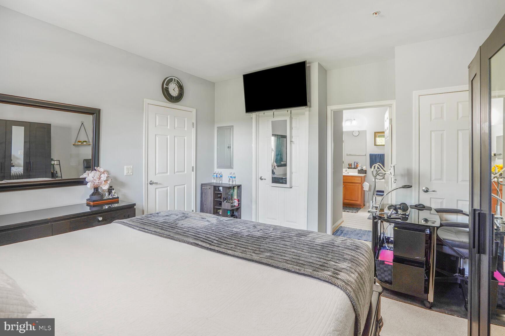 CHANTILLY PARK - Residential