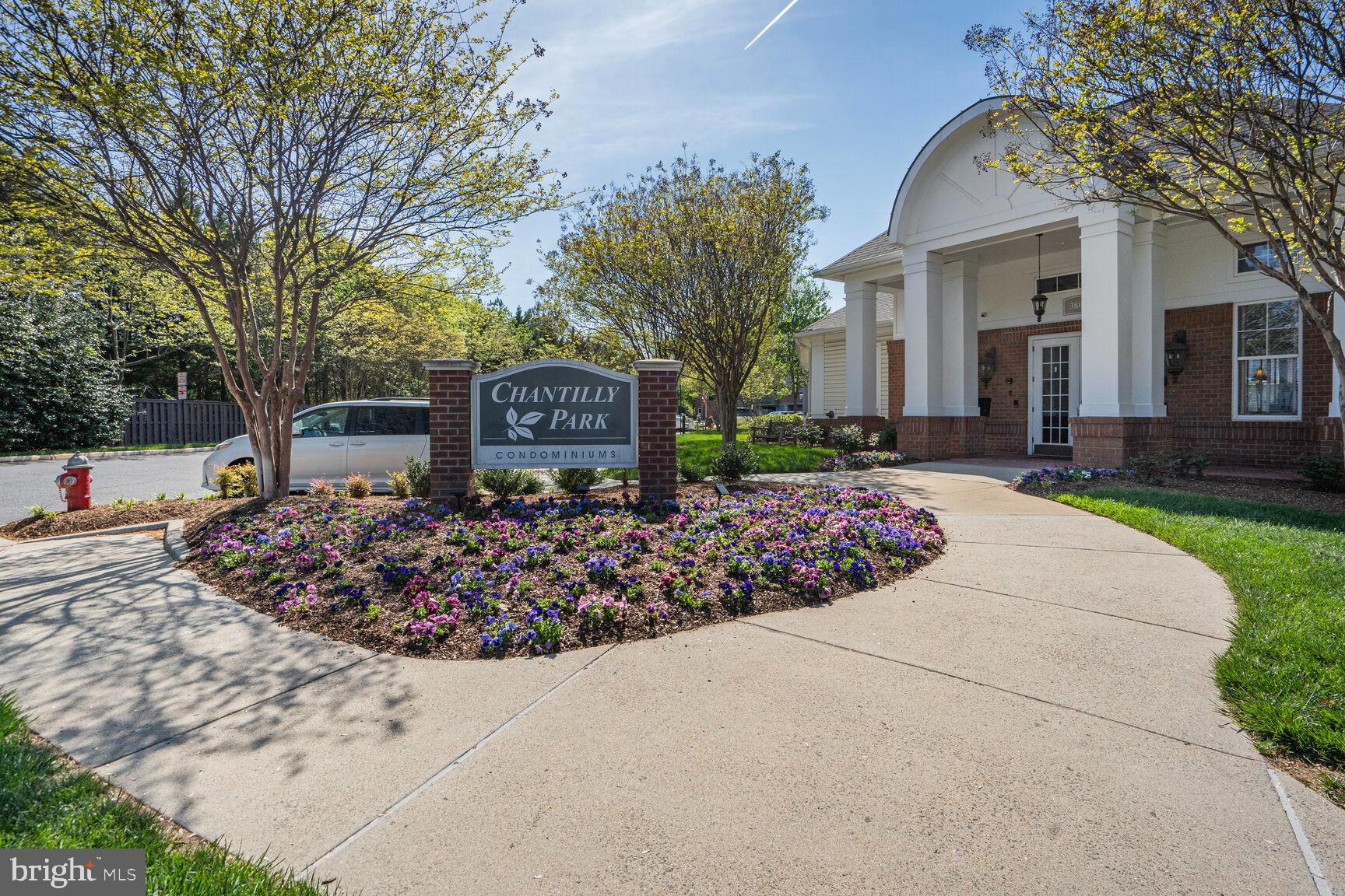 CHANTILLY PARK - Residential