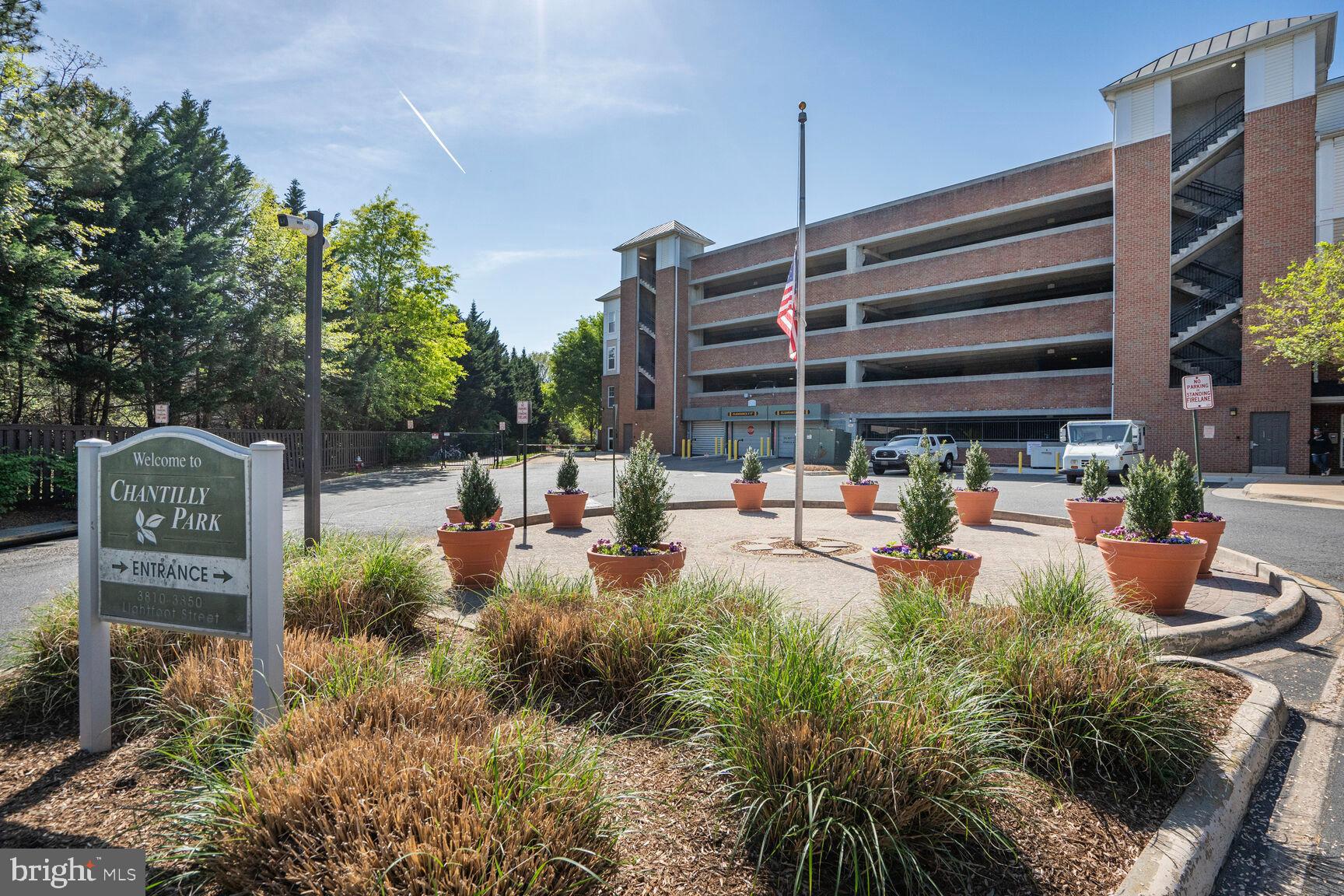 CHANTILLY PARK - Residential