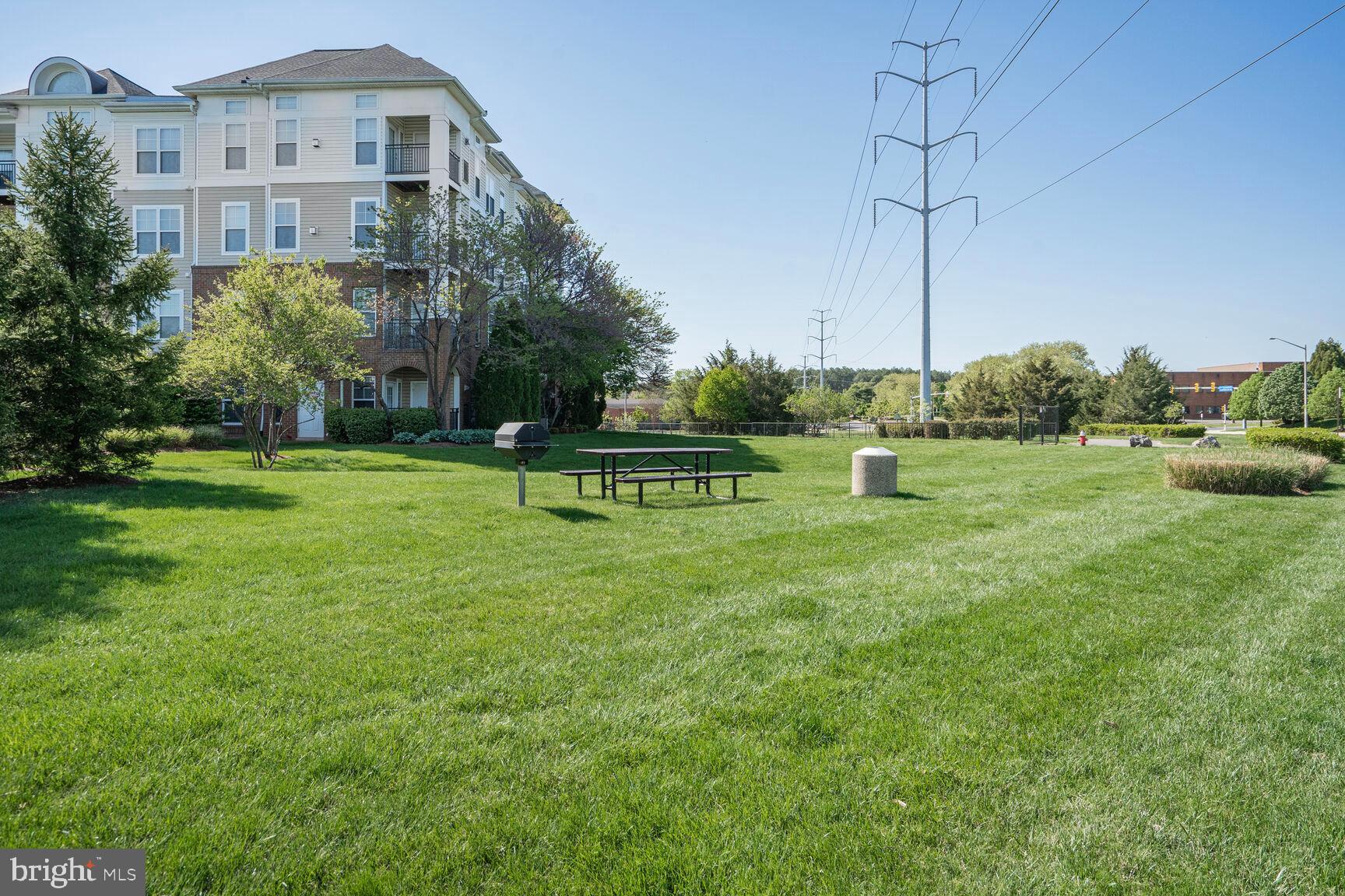 CHANTILLY PARK - Residential