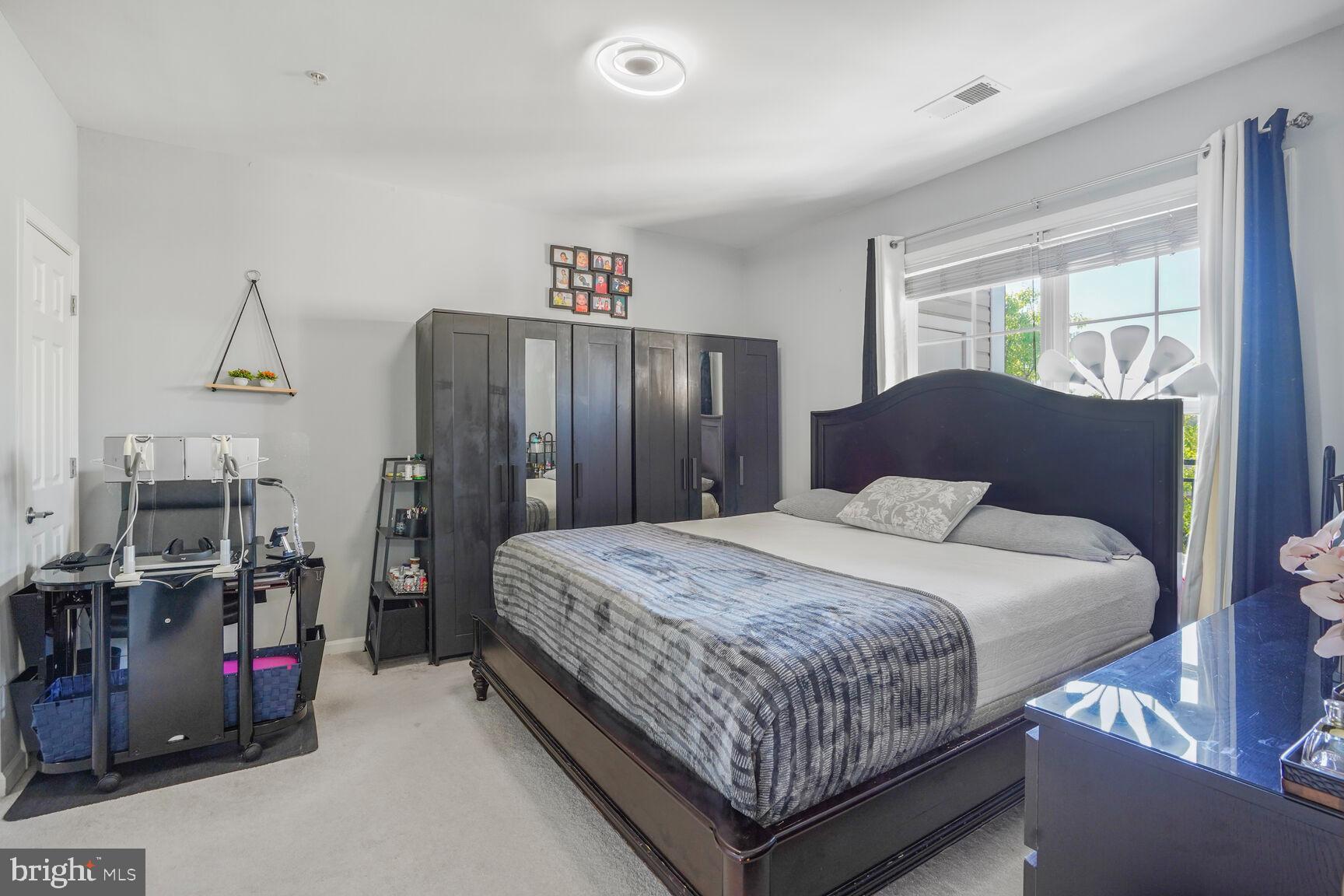 CHANTILLY PARK - Residential