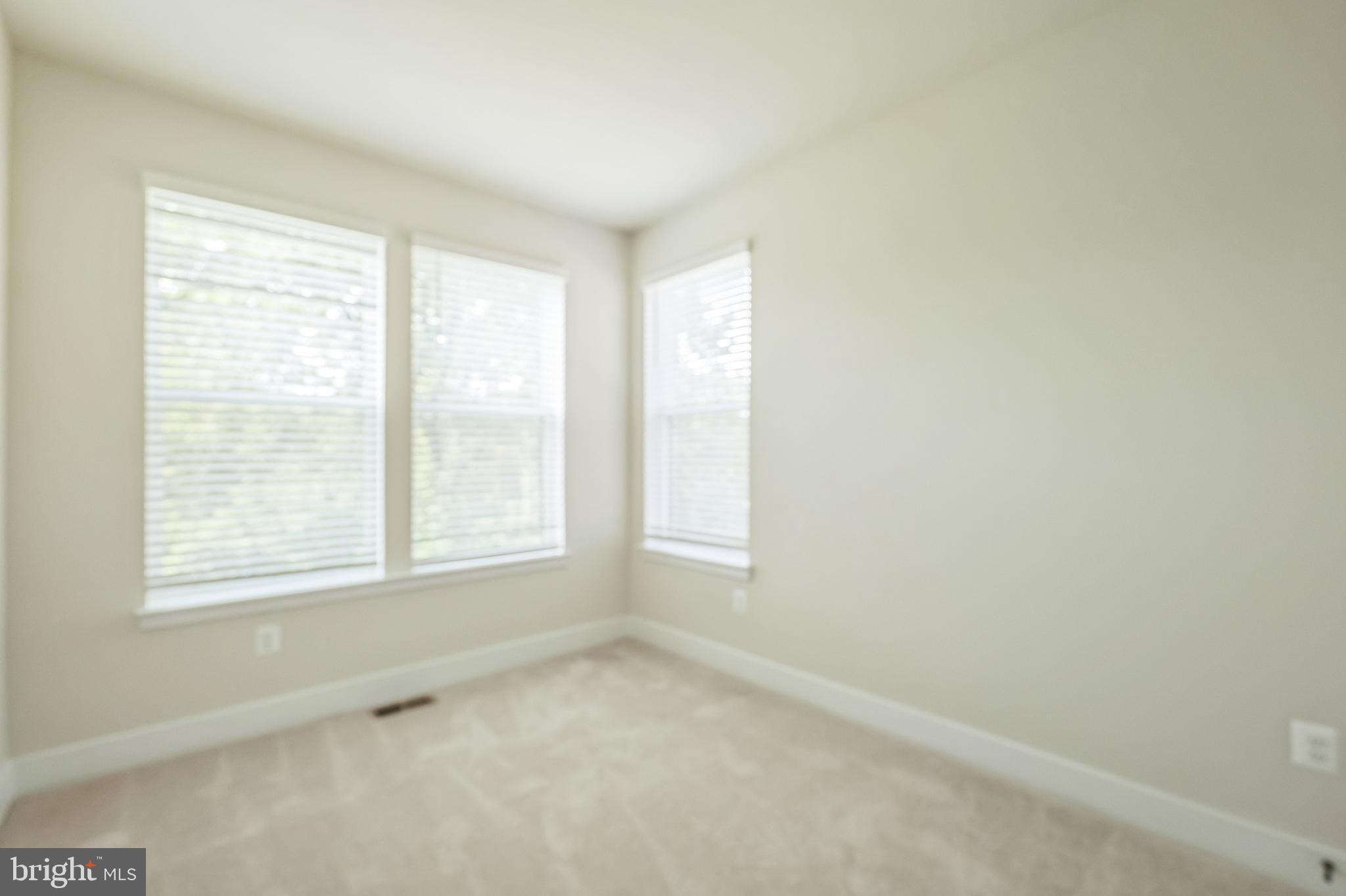 MEDFIELD - Residential