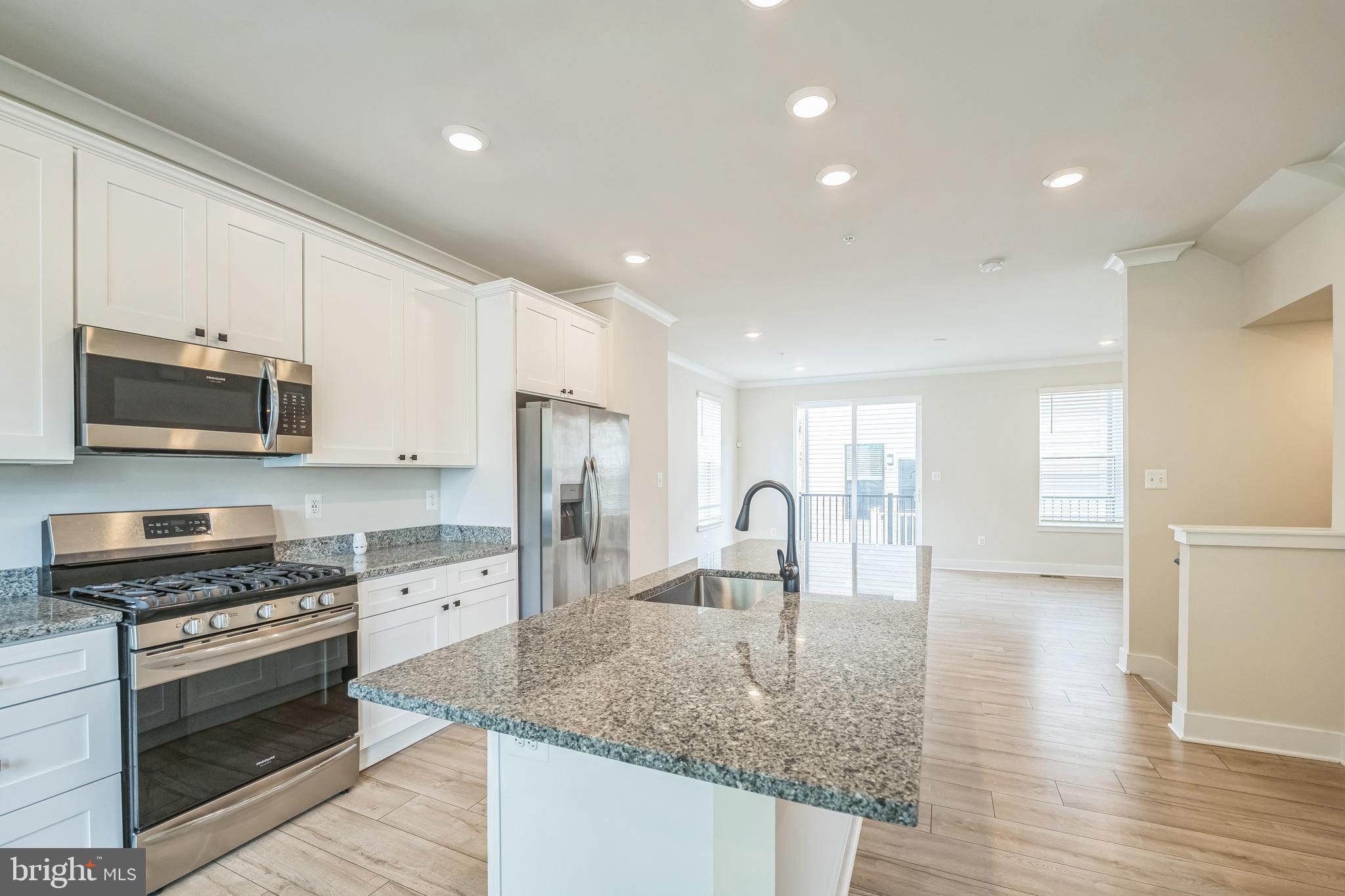 MEDFIELD - Residential