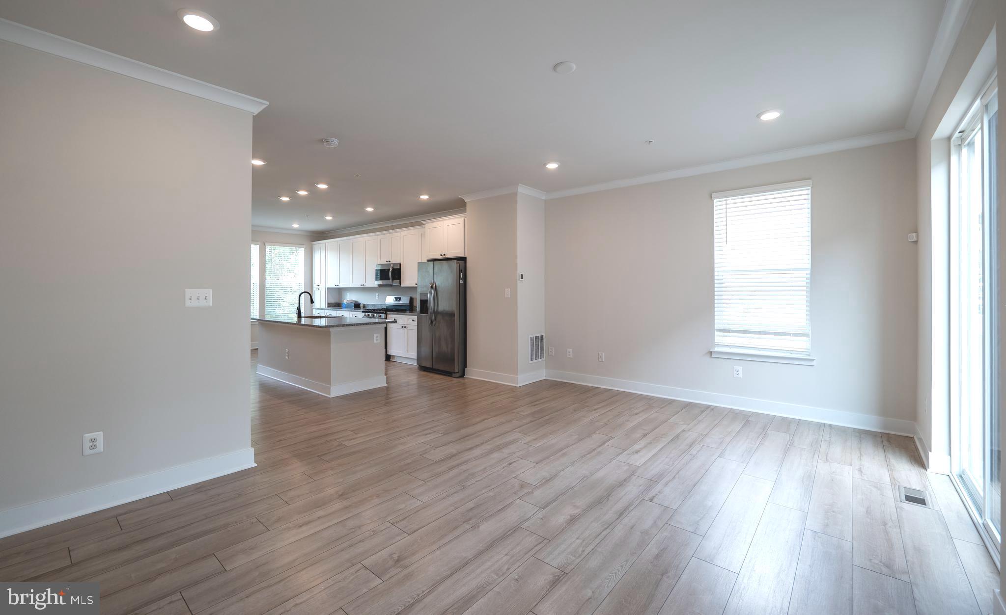 MEDFIELD - Residential