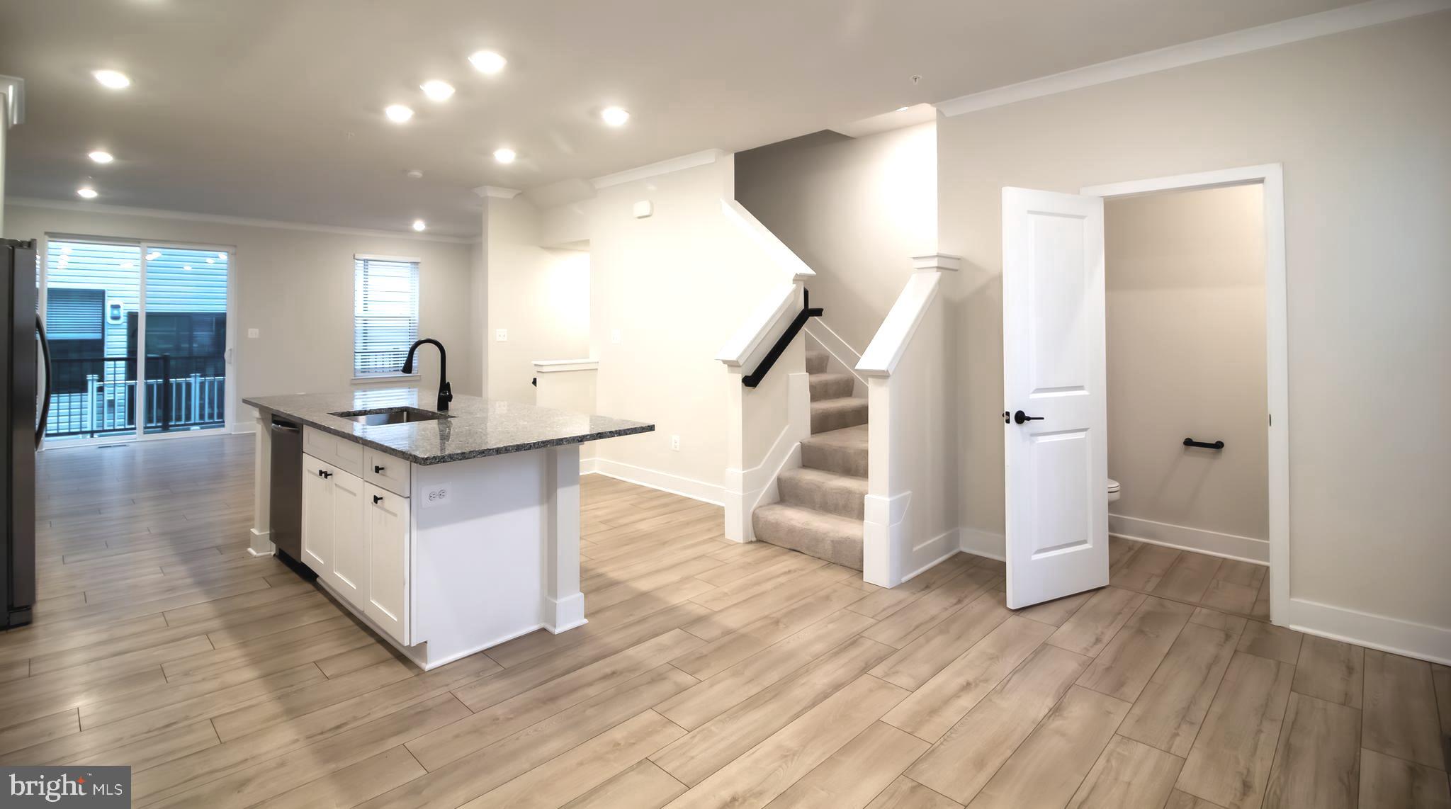 MEDFIELD - Residential
