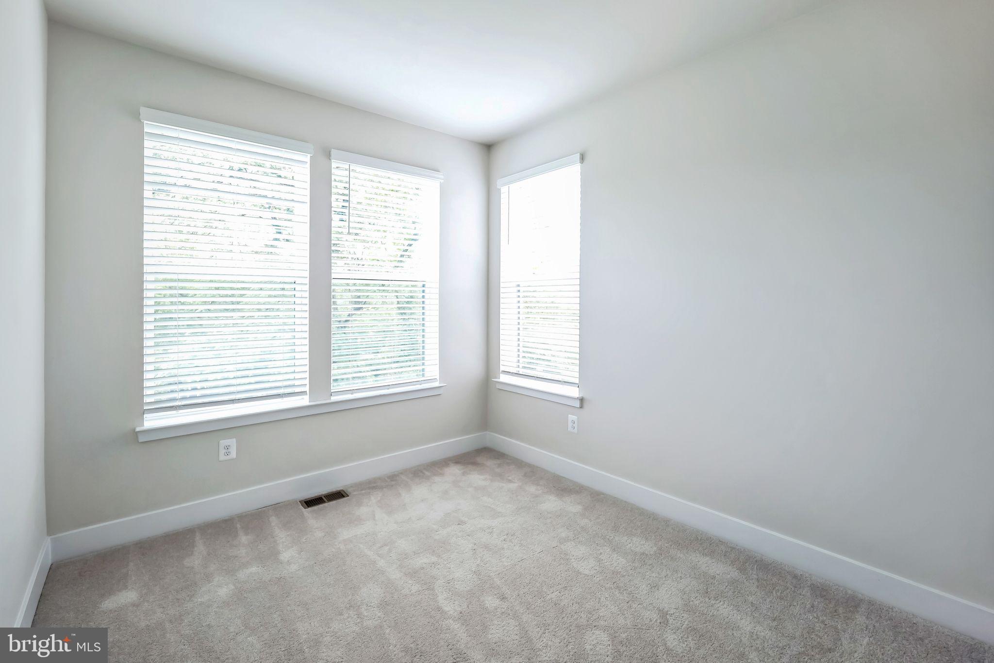 MEDFIELD - Residential