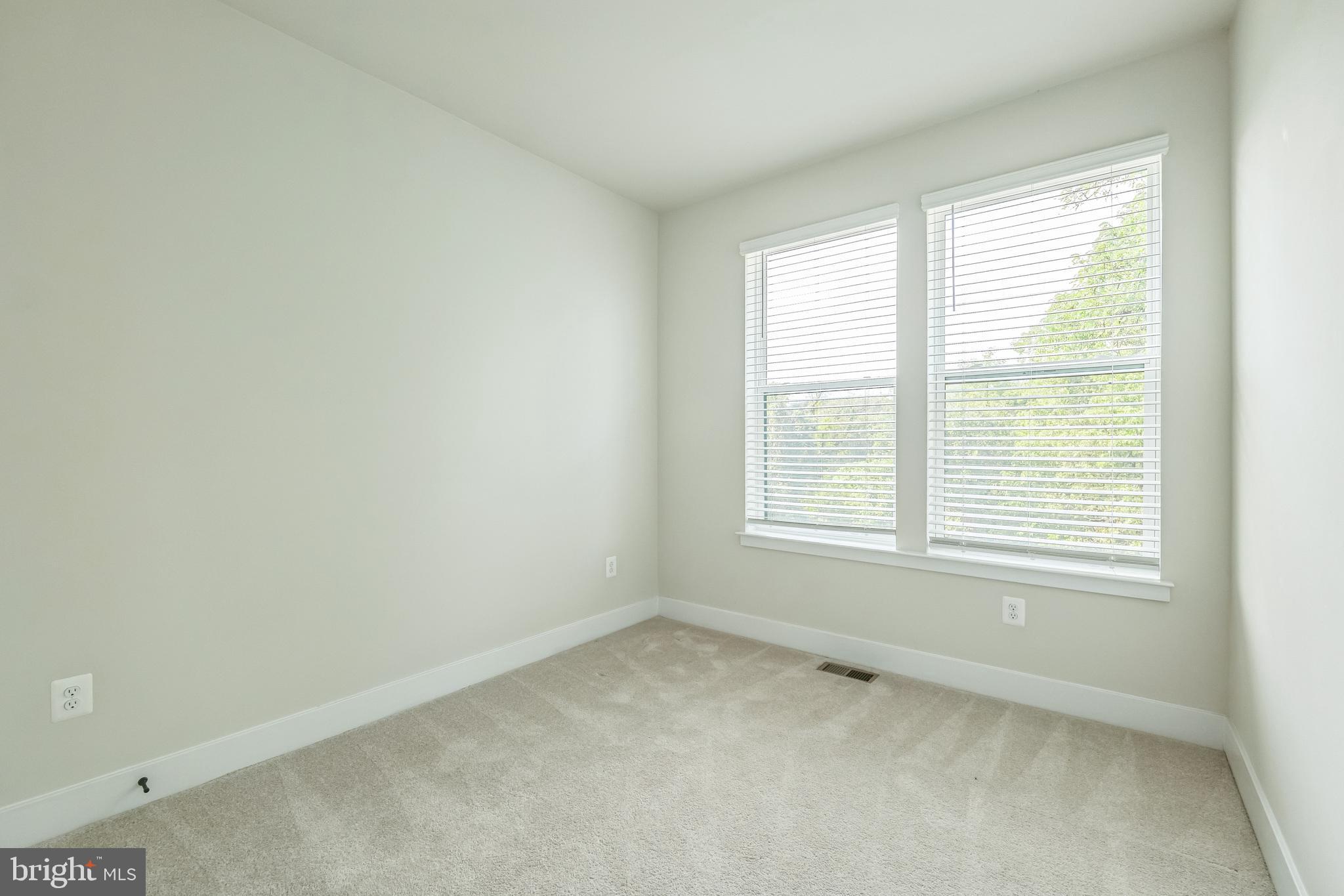 MEDFIELD - Residential