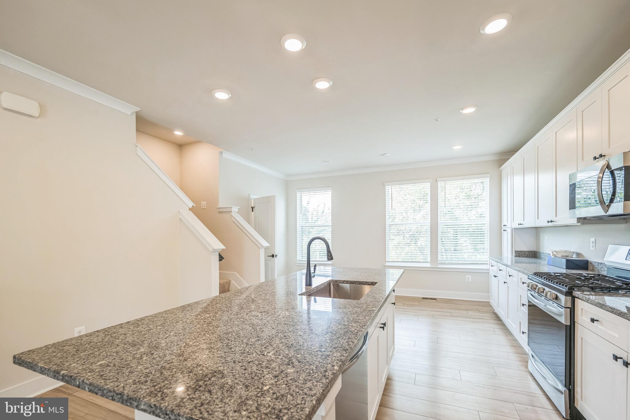 MEDFIELD - Residential