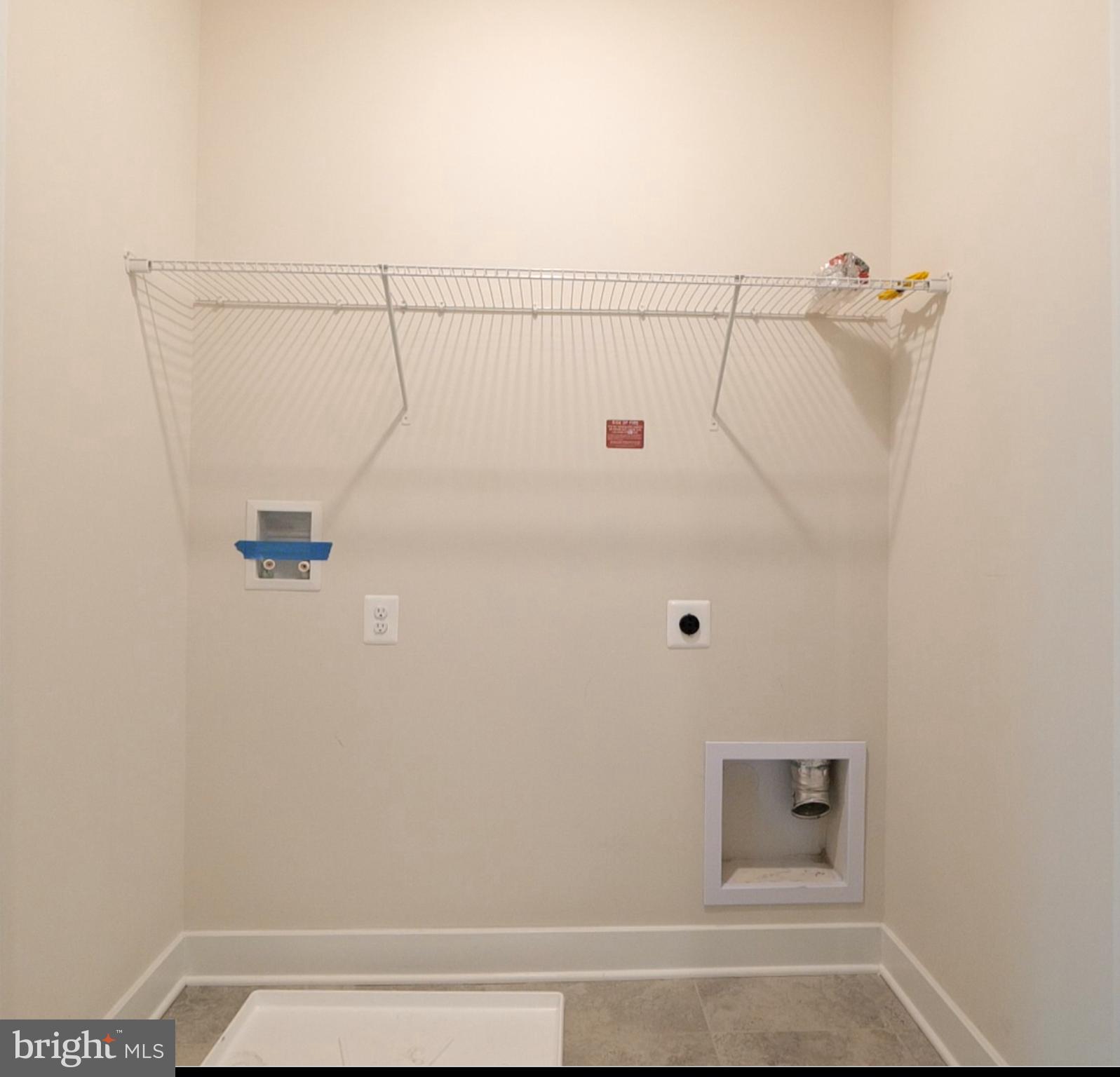 MEDFIELD - Residential