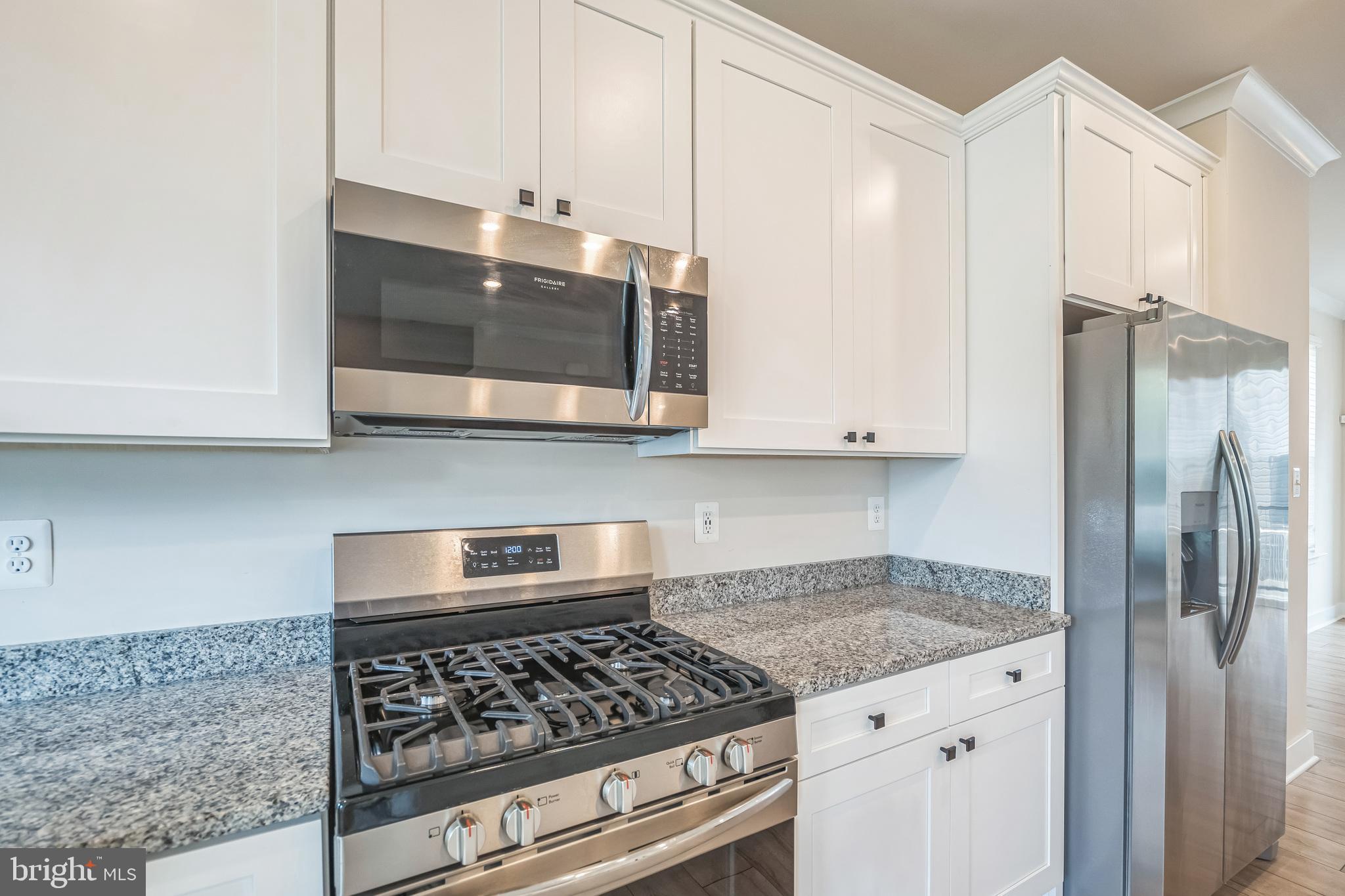 MEDFIELD - Residential