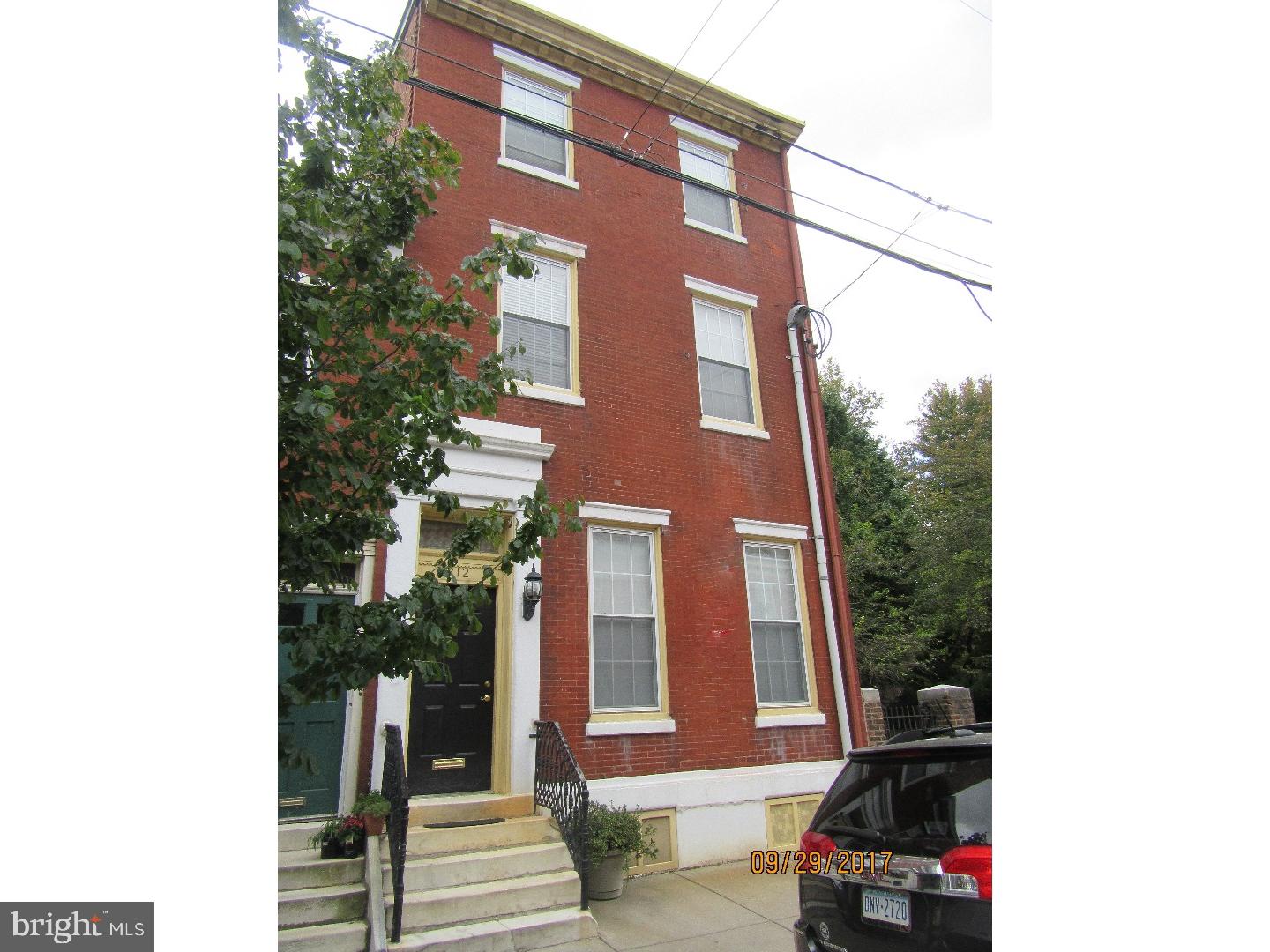 QUEEN VILLAGE - Residential