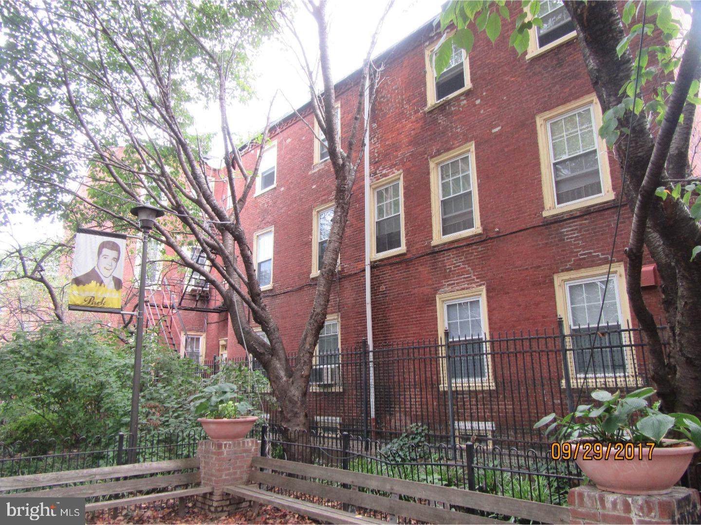 QUEEN VILLAGE - Residential
