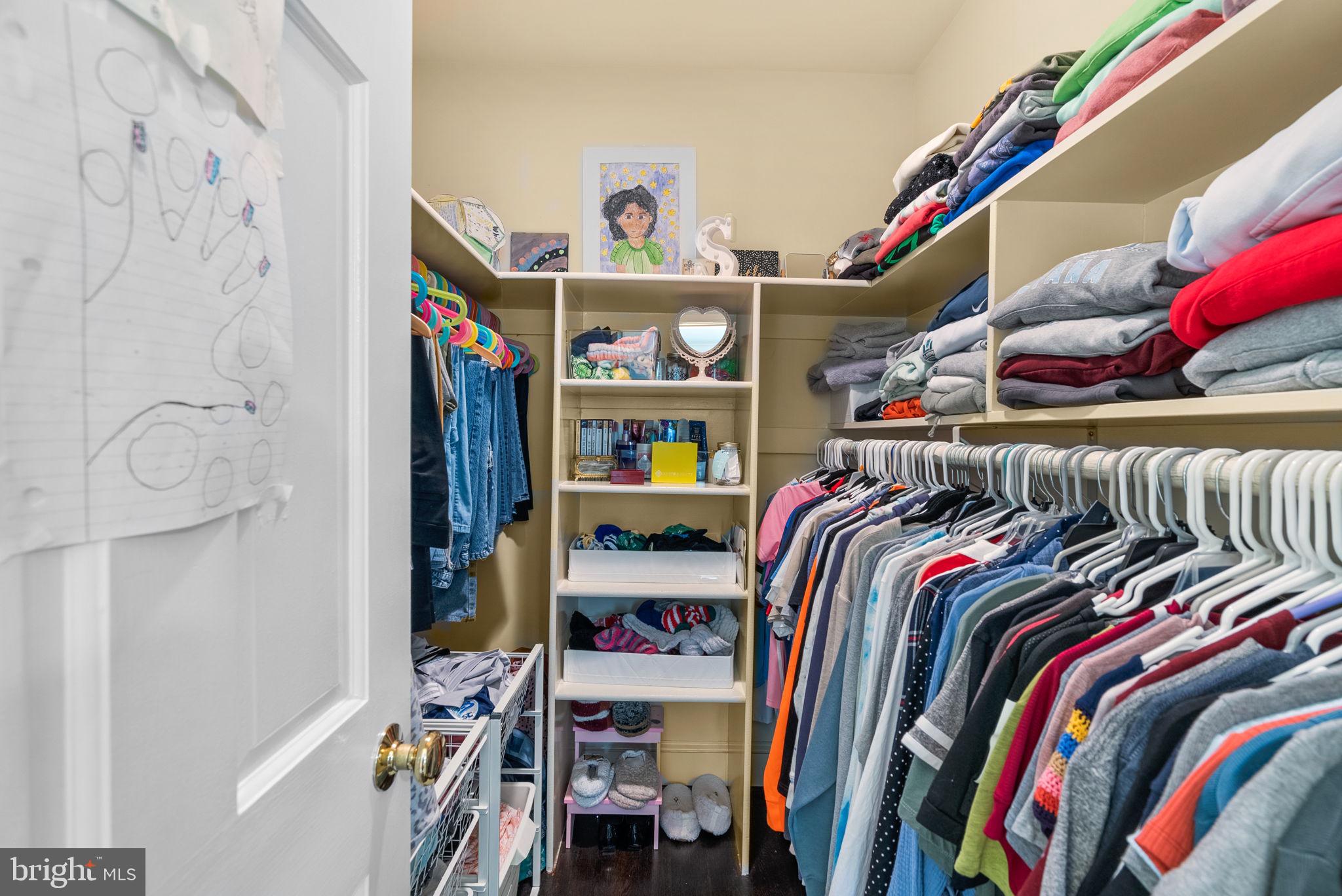 GLEN MILL KNOLLS - Residential