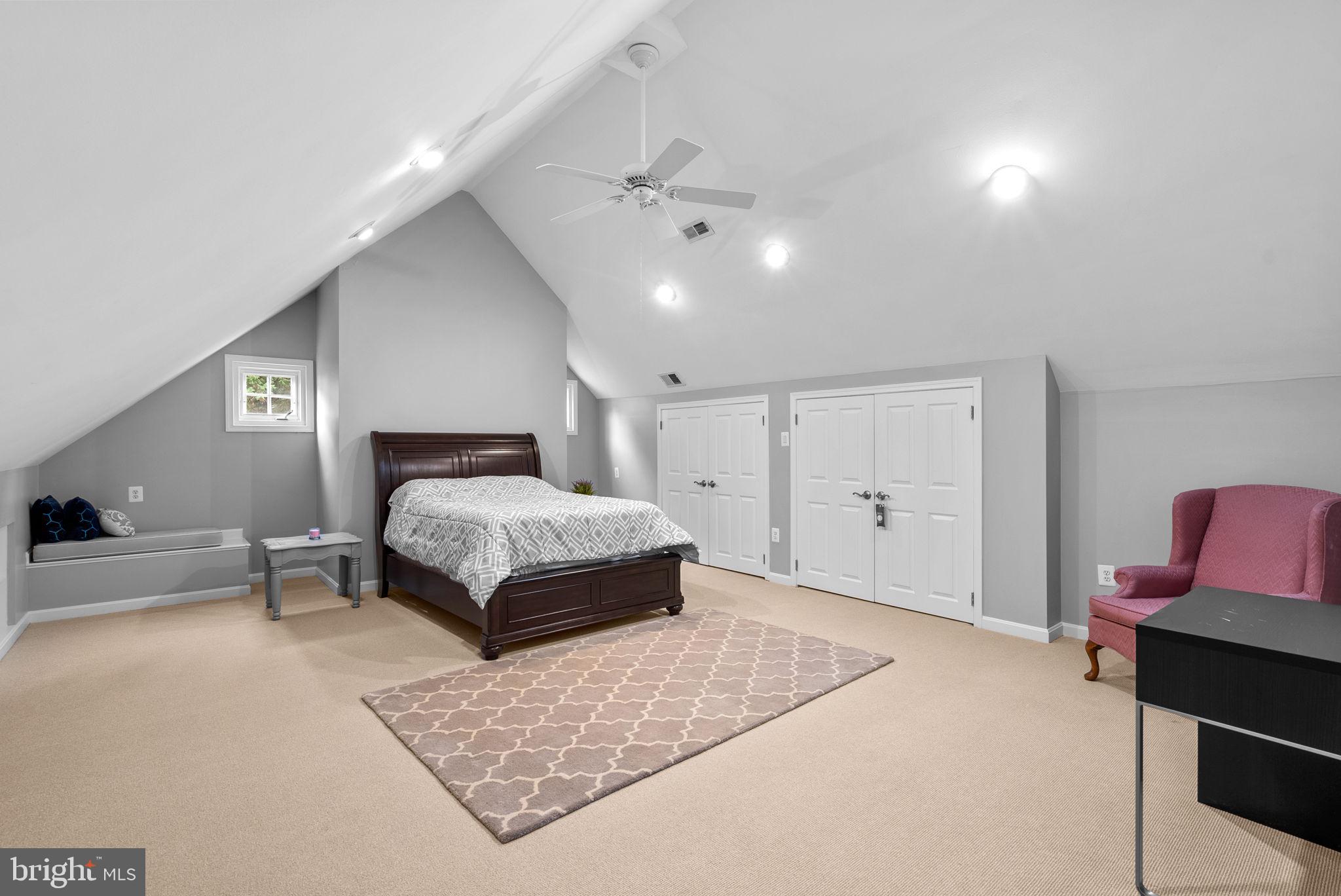 GLEN MILL KNOLLS - Residential