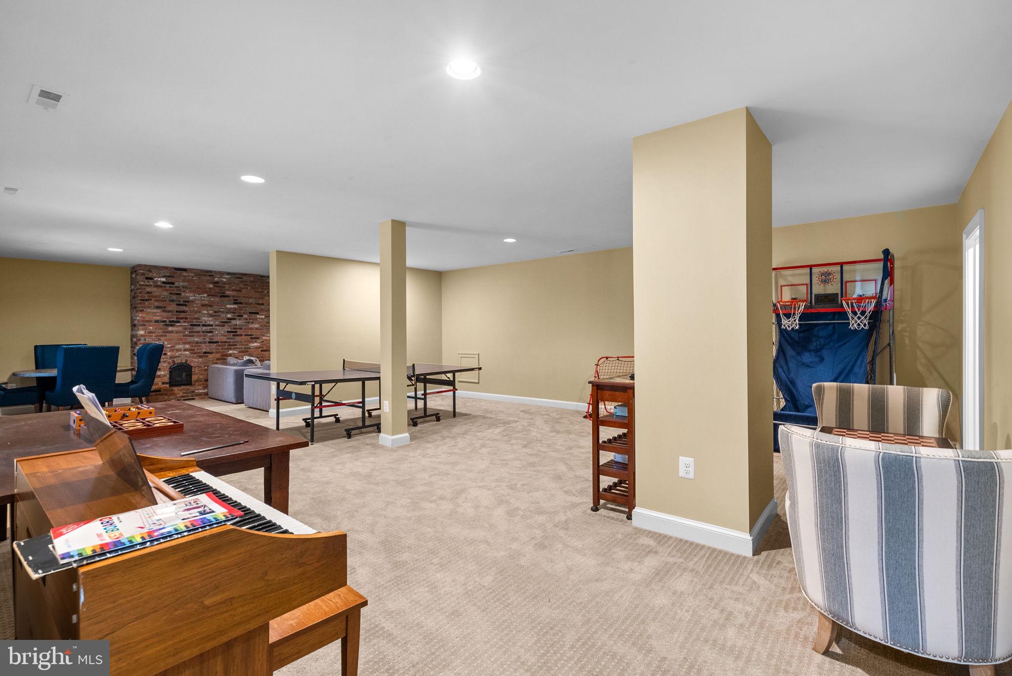 GLEN MILL KNOLLS - Residential