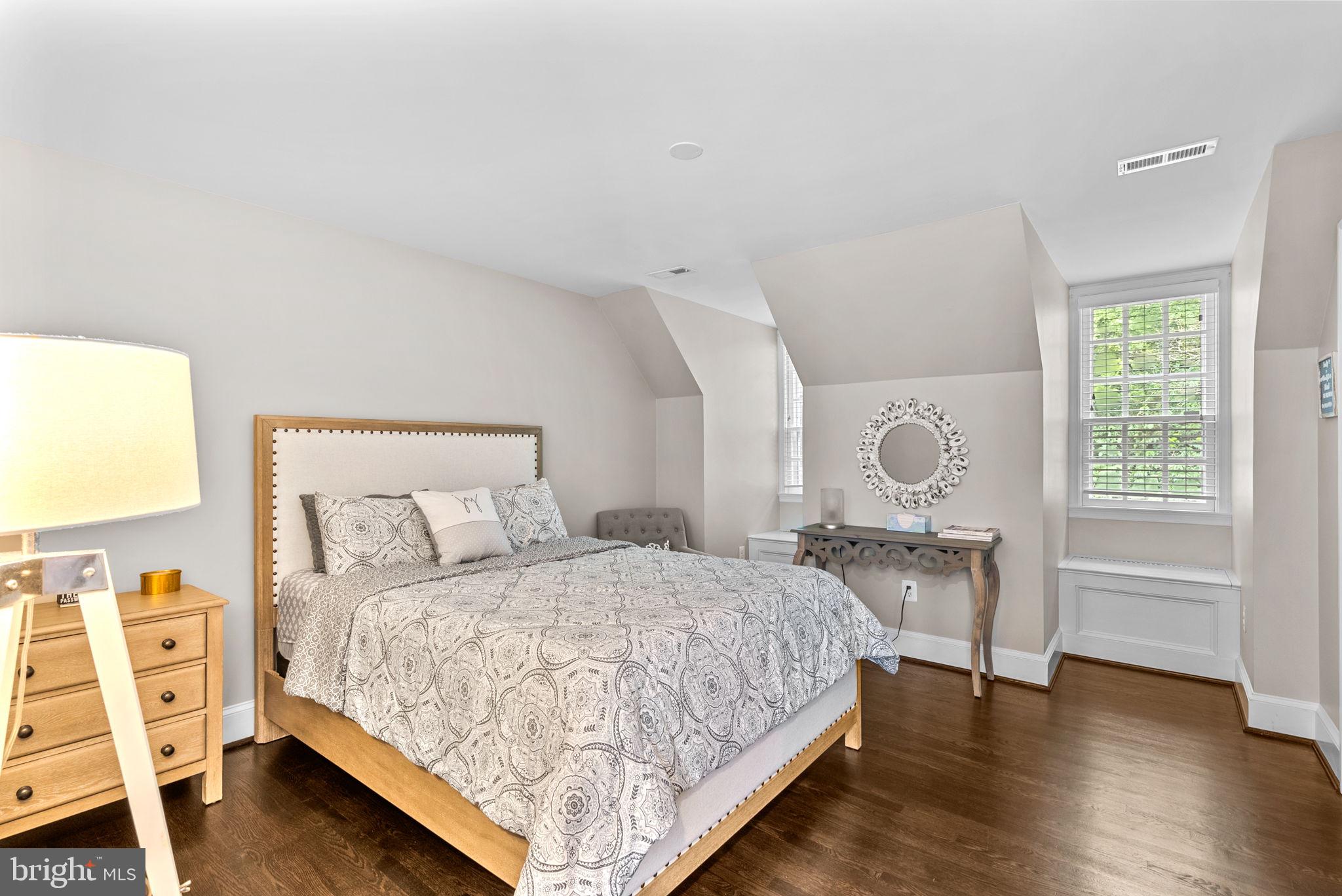 GLEN MILL KNOLLS - Residential