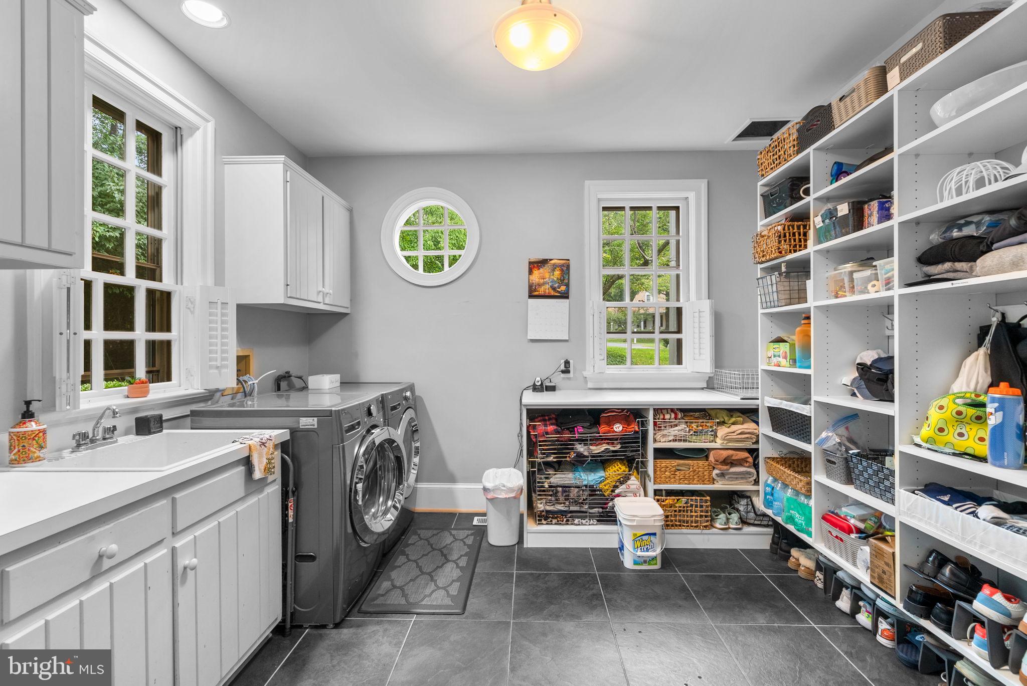 GLEN MILL KNOLLS - Residential