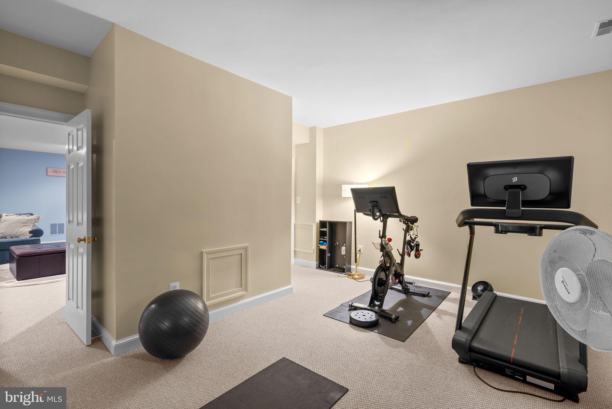 GLEN MILL KNOLLS - Residential