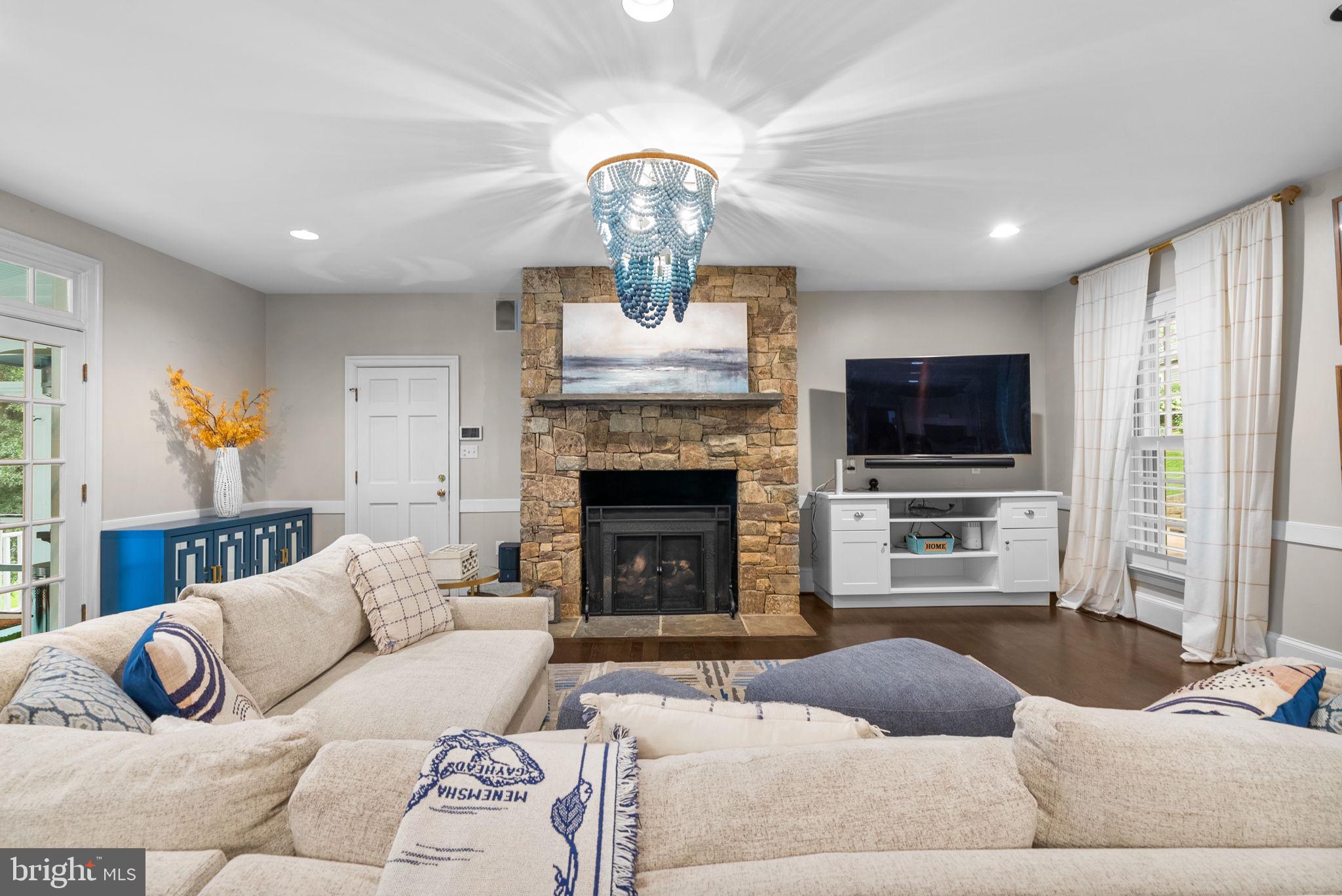 GLEN MILL KNOLLS - Residential