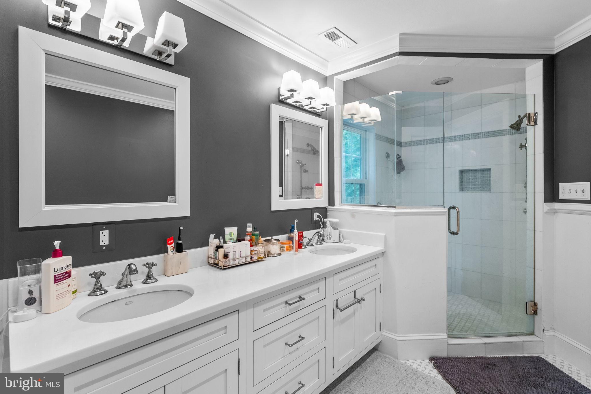 GLEN MILL KNOLLS - Residential