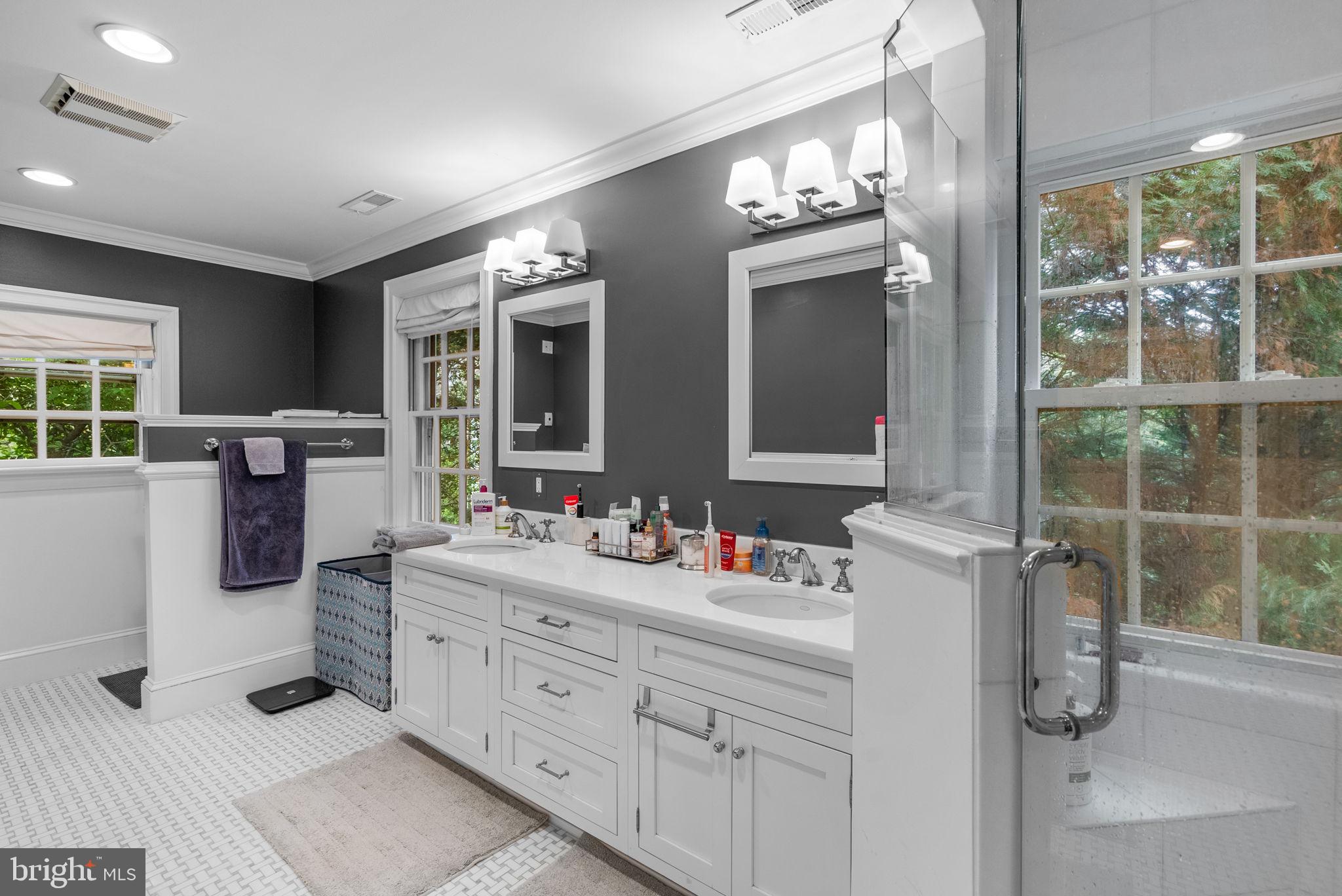 GLEN MILL KNOLLS - Residential