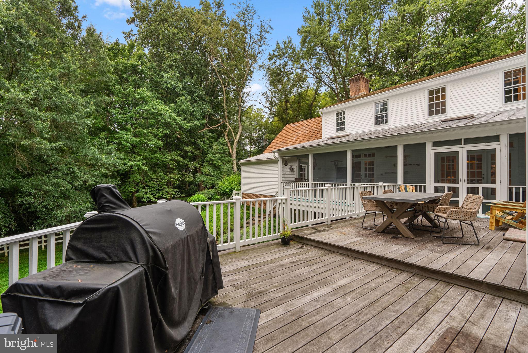 GLEN MILL KNOLLS - Residential