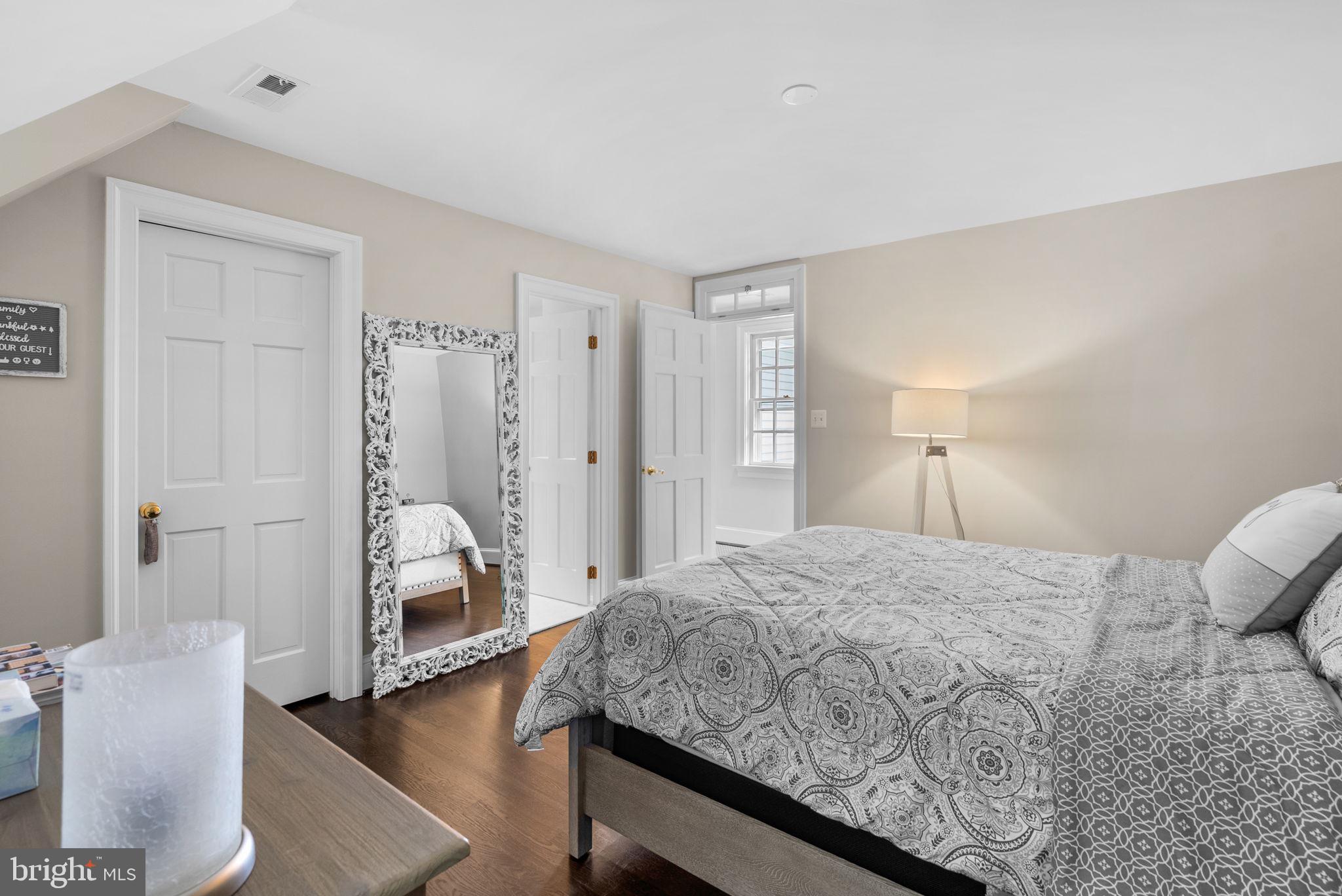 GLEN MILL KNOLLS - Residential