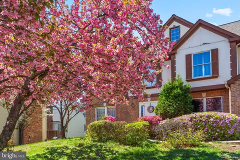 5408 Kennington Place, Fairfax, VA MLS: VAFX2302334