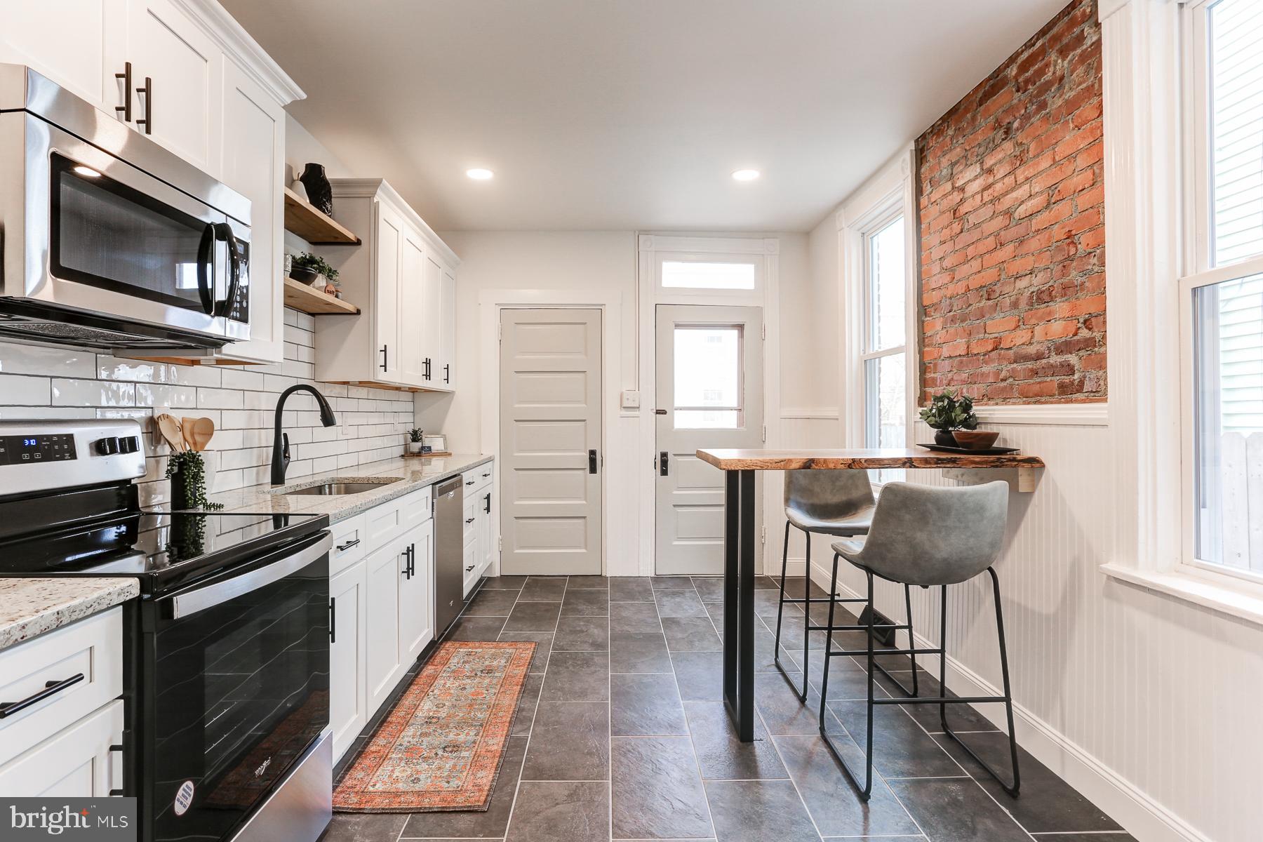 NORTHWEST END OF TOWN - Residential