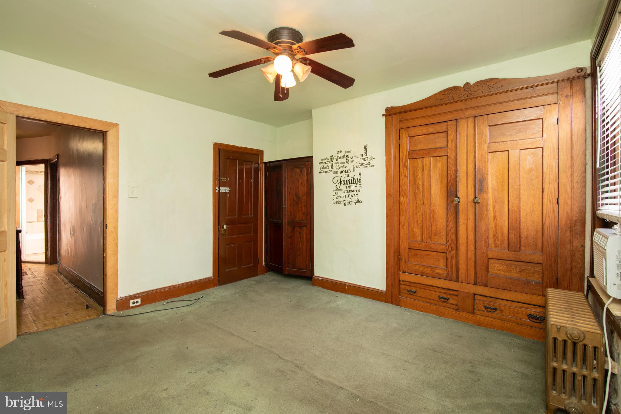 ELMWOOD PARK - Residential