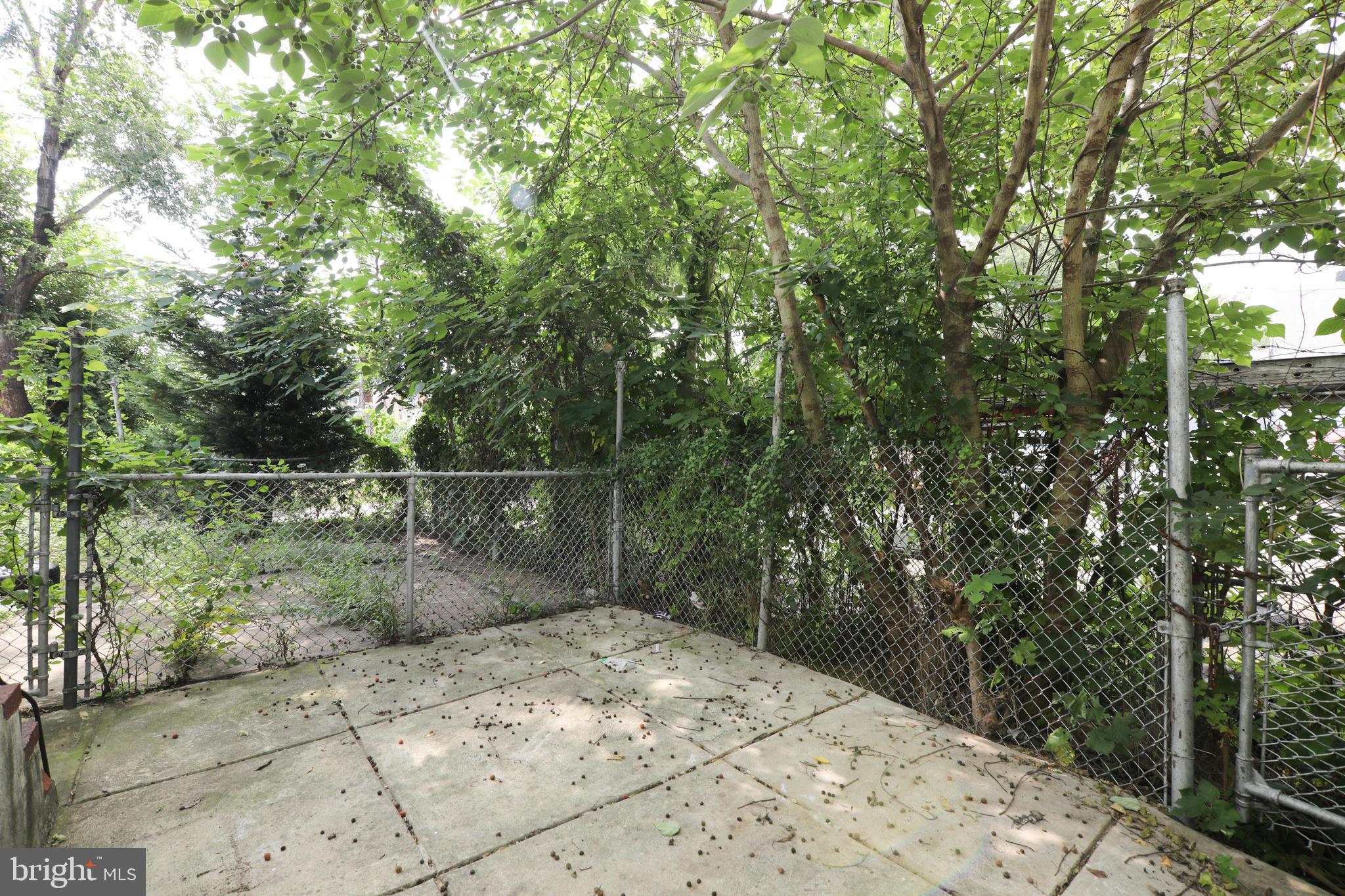 ELMWOOD PARK - Residential